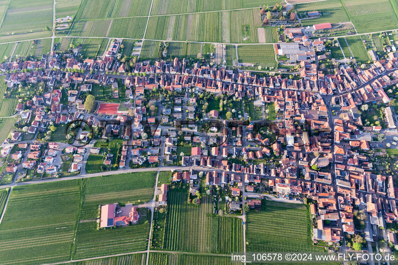 Rhodt unter Rietburg dans le département Rhénanie-Palatinat, Allemagne vue d'en haut