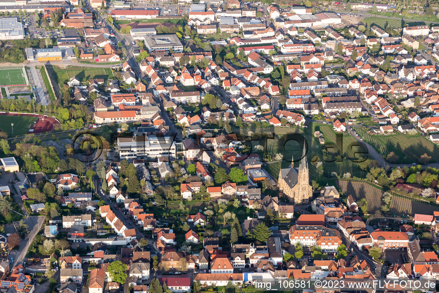 Edenkoben dans le département Rhénanie-Palatinat, Allemagne vue d'en haut