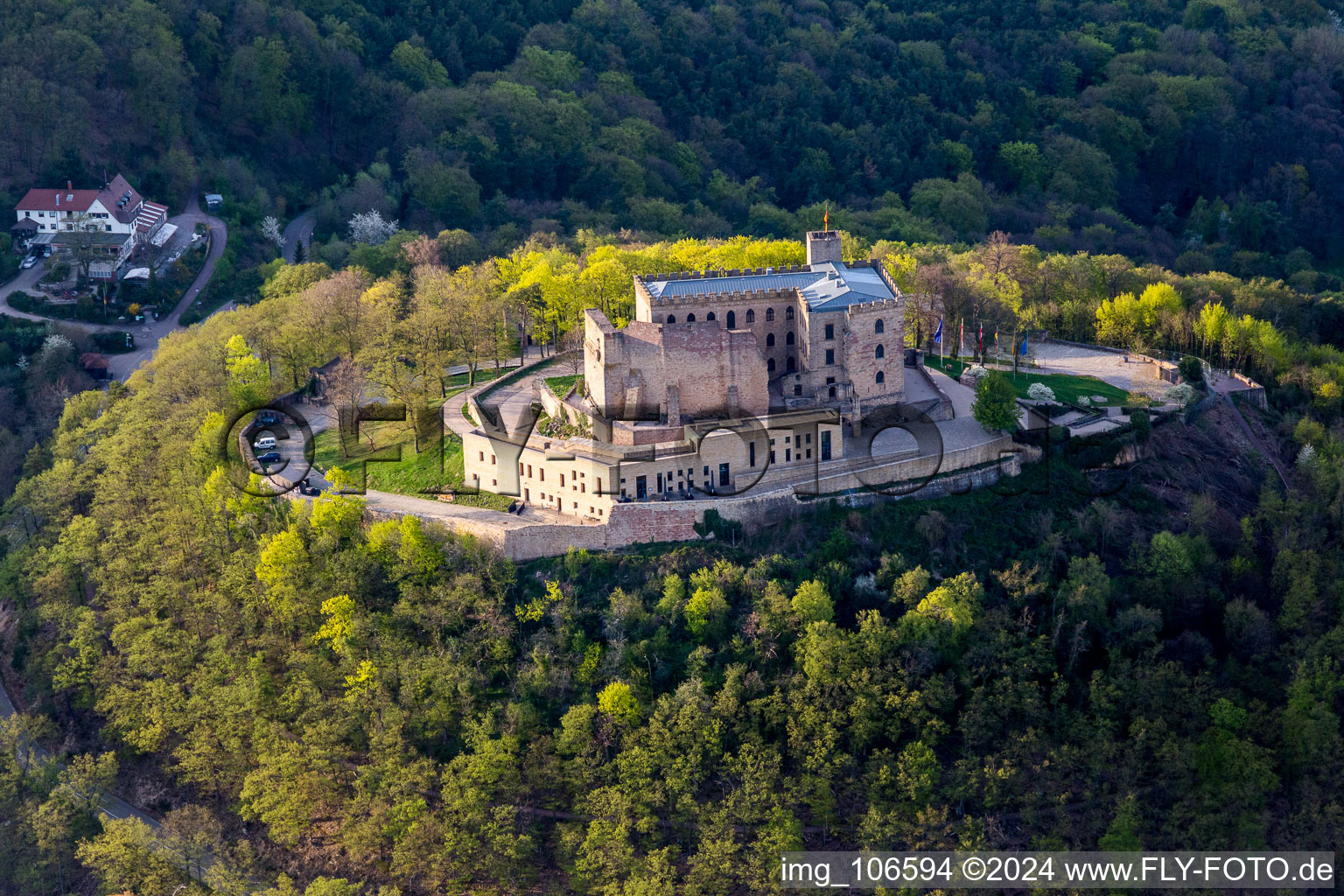 Oberhambach, Château de Hambach à le quartier Diedesfeld in Neustadt an der Weinstraße dans le département Rhénanie-Palatinat, Allemagne depuis l'avion