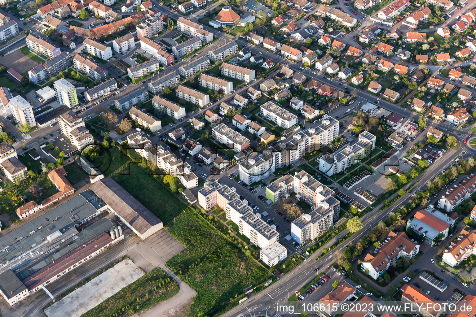 Neustadt an der Weinstraße dans le département Rhénanie-Palatinat, Allemagne d'en haut