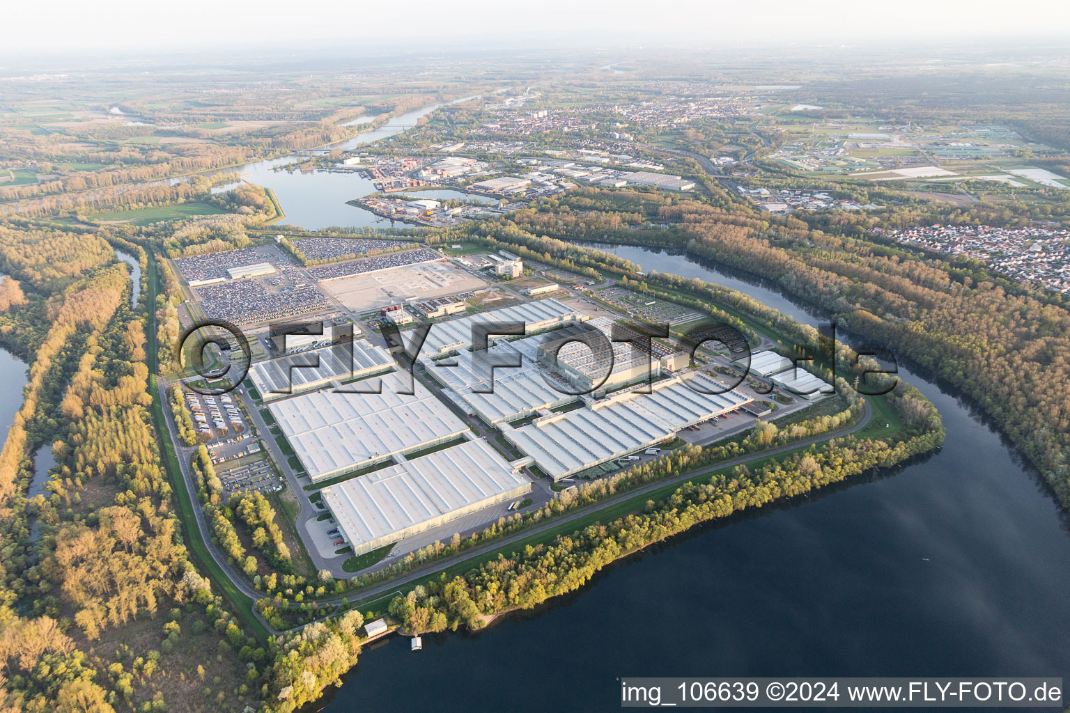 Image drone de Vert île à Germersheim dans le département Rhénanie-Palatinat, Allemagne