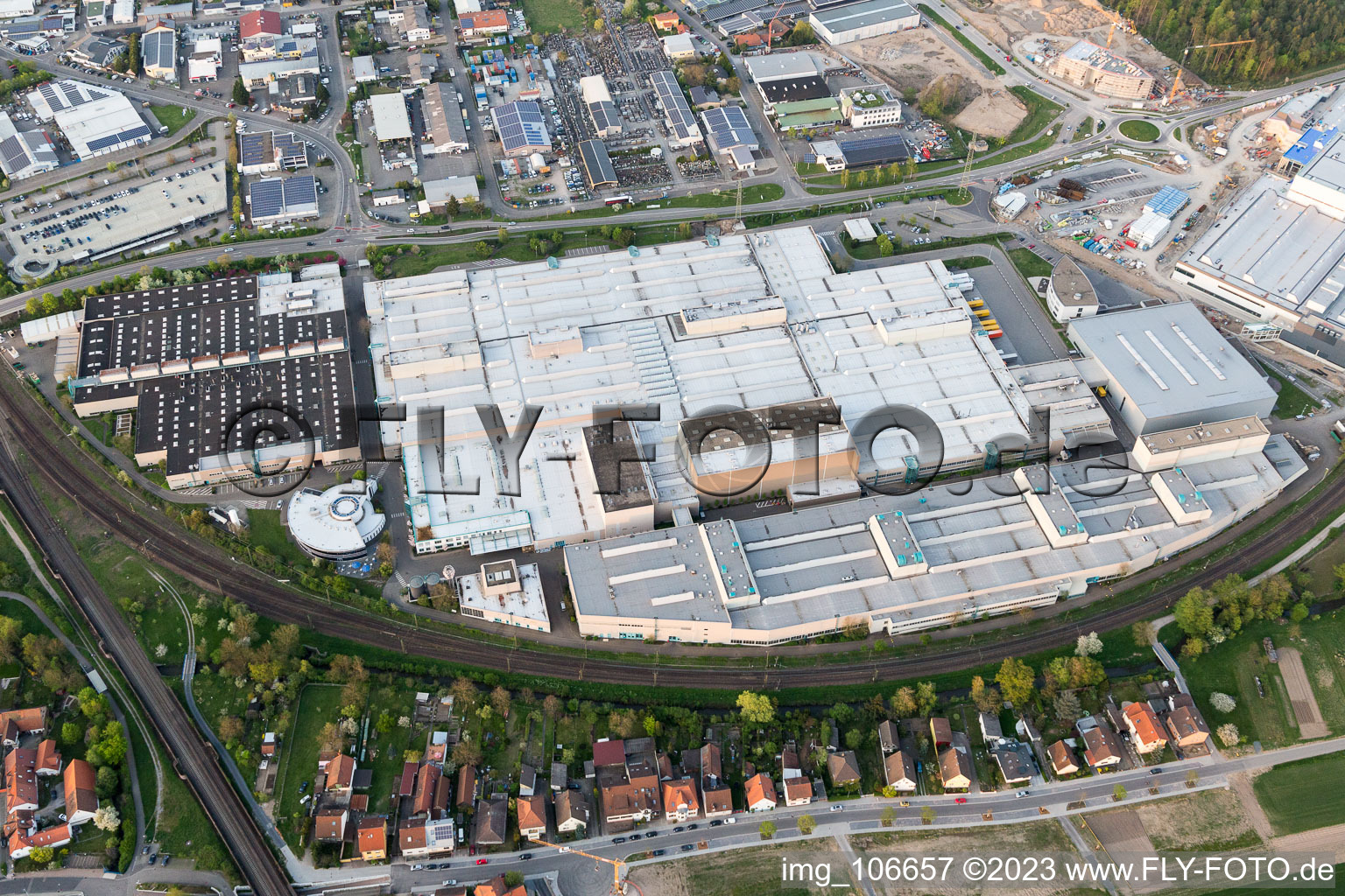 SEW-EURODRIVE GmbH & Co KG à le quartier Graben in Graben-Neudorf dans le département Bade-Wurtemberg, Allemagne d'en haut