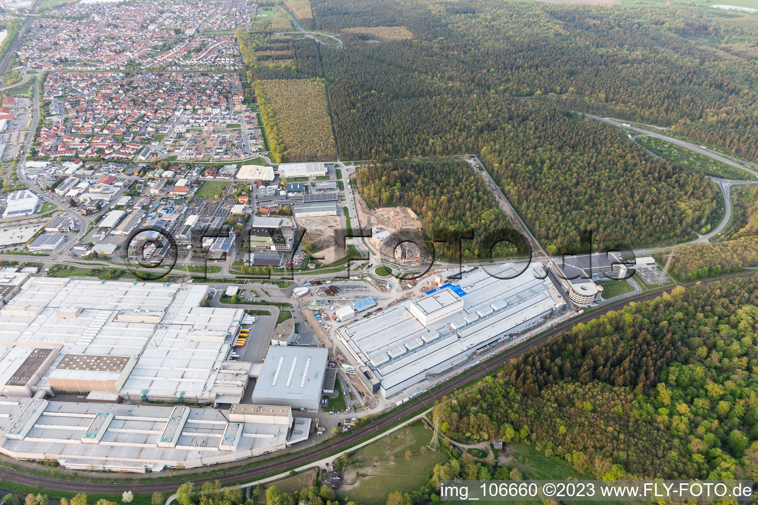 SEW-EURODRIVE GmbH & Co KG à le quartier Graben in Graben-Neudorf dans le département Bade-Wurtemberg, Allemagne vue d'en haut