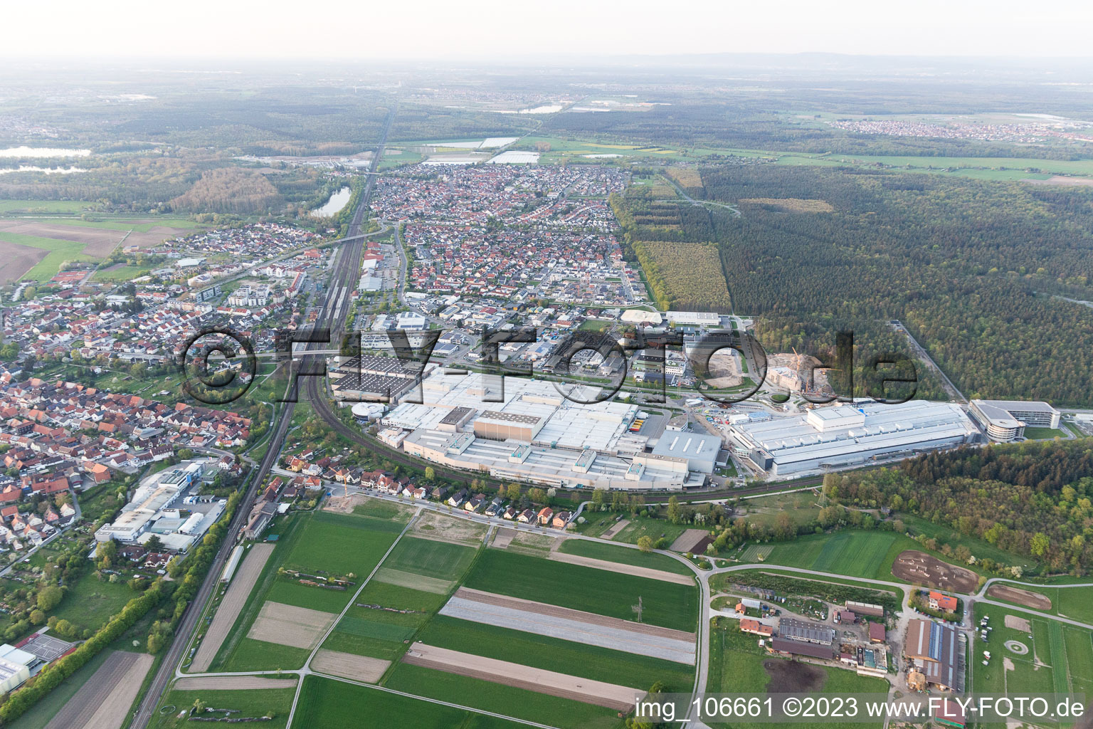 SEW-EURODRIVE GmbH & Co KG à le quartier Graben in Graben-Neudorf dans le département Bade-Wurtemberg, Allemagne depuis l'avion