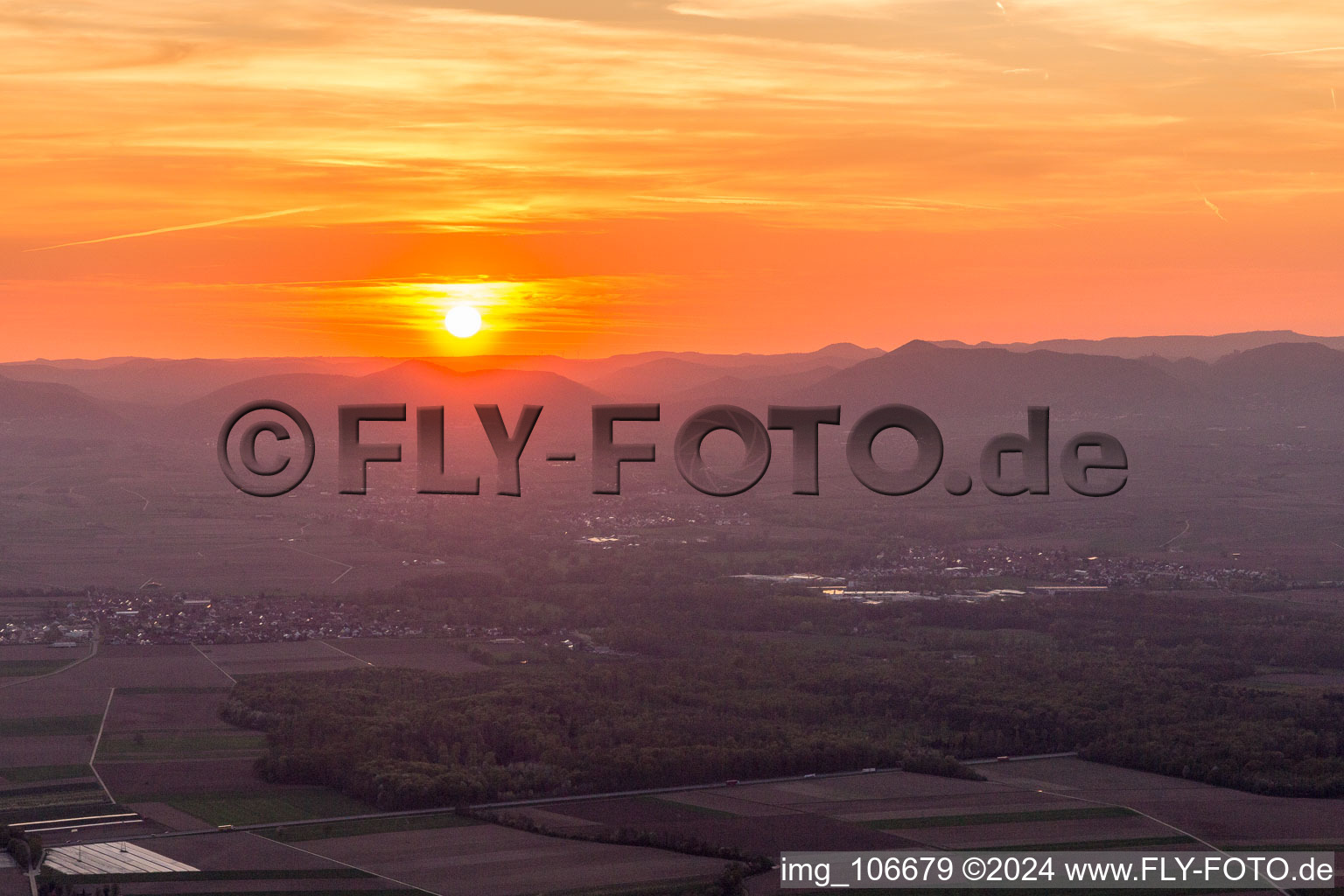 Rohrbach dans le département Rhénanie-Palatinat, Allemagne depuis l'avion