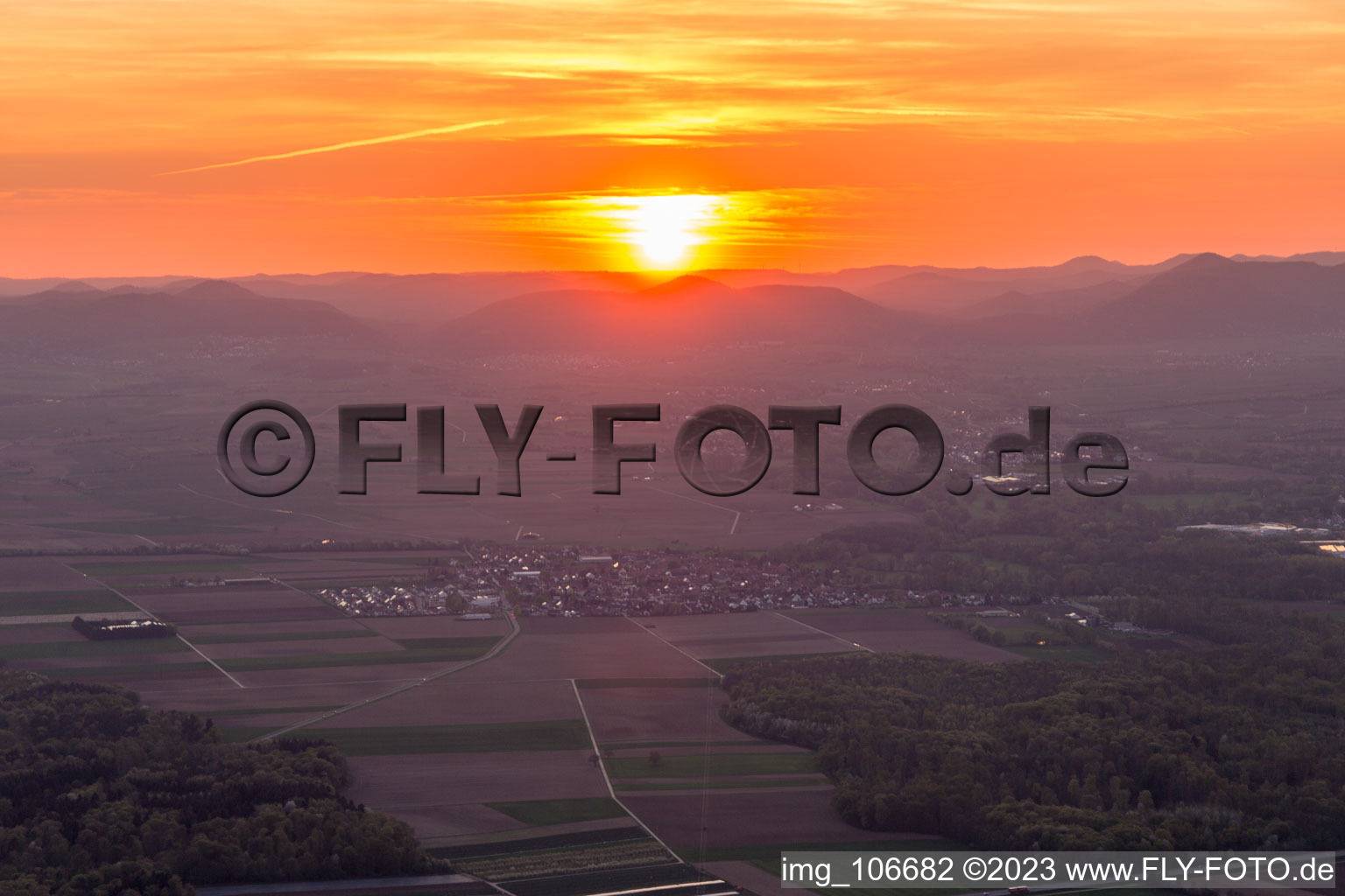 Photographie aérienne de Steinweiler dans le département Rhénanie-Palatinat, Allemagne