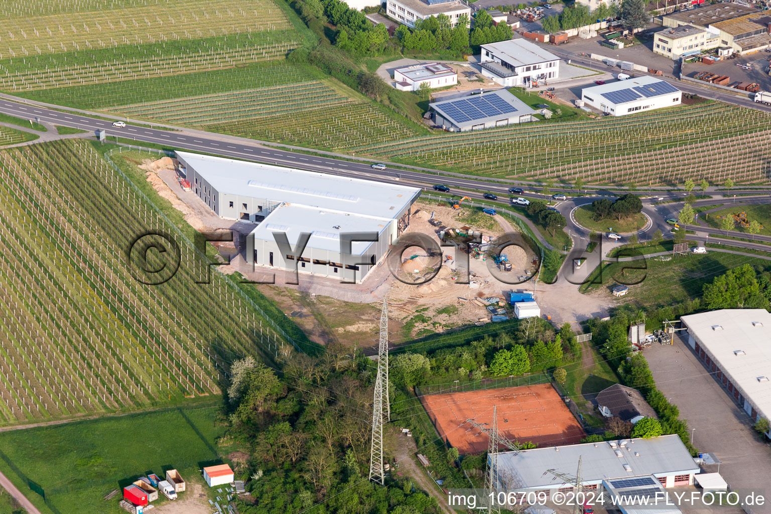 Vue aérienne de S&K Automobiles à Landau in der Pfalz dans le département Rhénanie-Palatinat, Allemagne