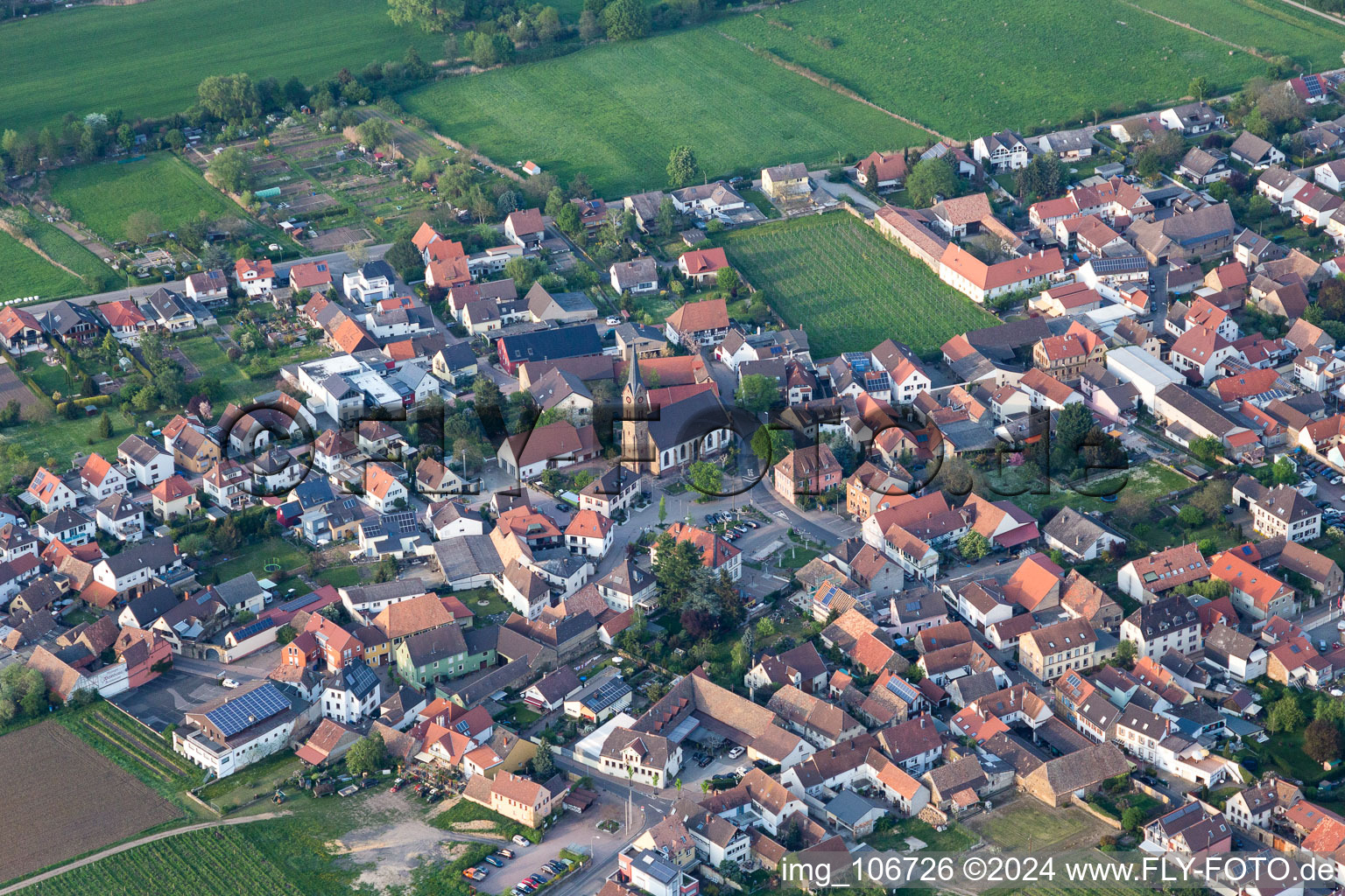 Ruppertsberg dans le département Rhénanie-Palatinat, Allemagne vue d'en haut