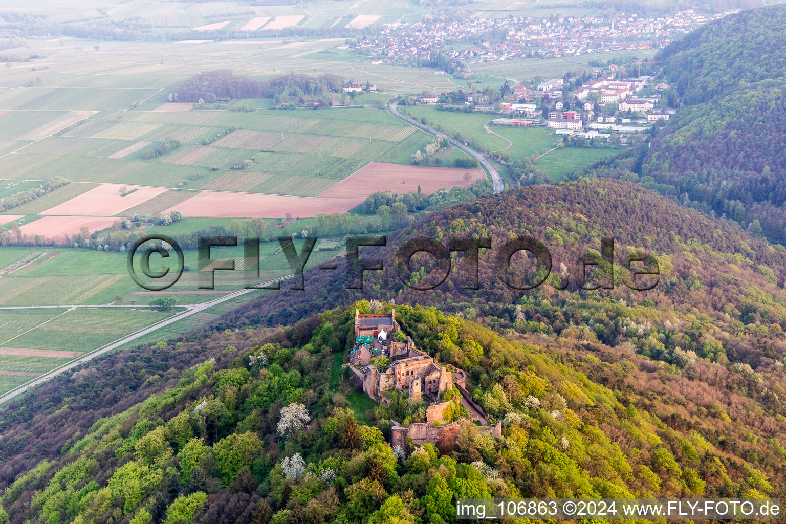 Enregistrement par drone de Madenbourg à Eschbach dans le département Rhénanie-Palatinat, Allemagne