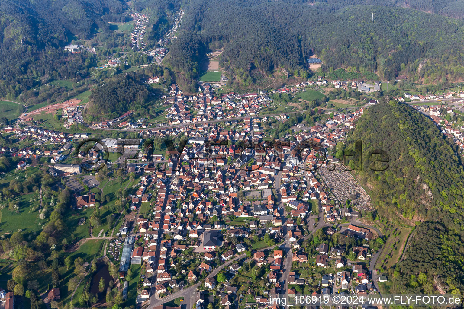 Dahn dans le département Rhénanie-Palatinat, Allemagne vue d'en haut