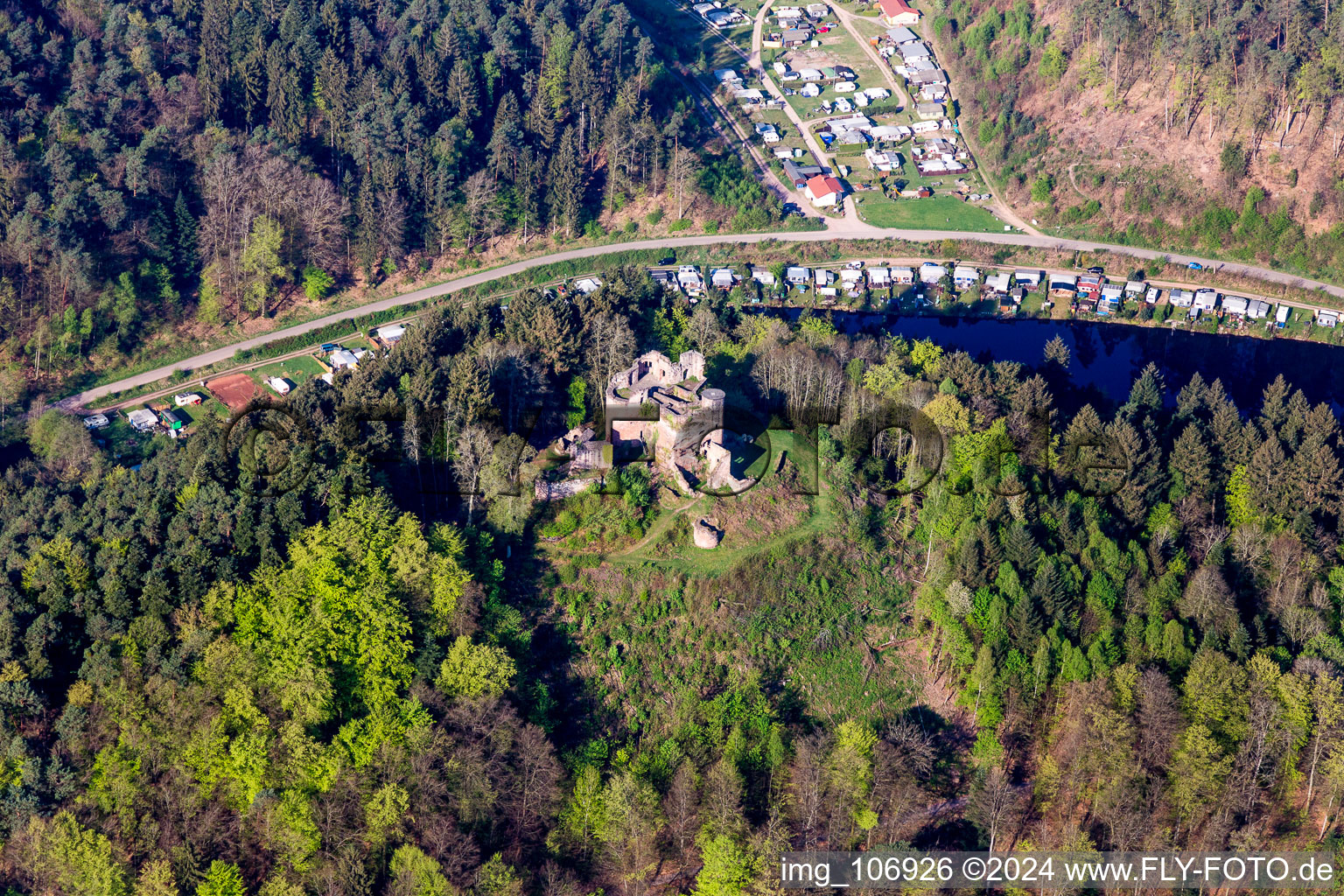 Dahn dans le département Rhénanie-Palatinat, Allemagne vue du ciel