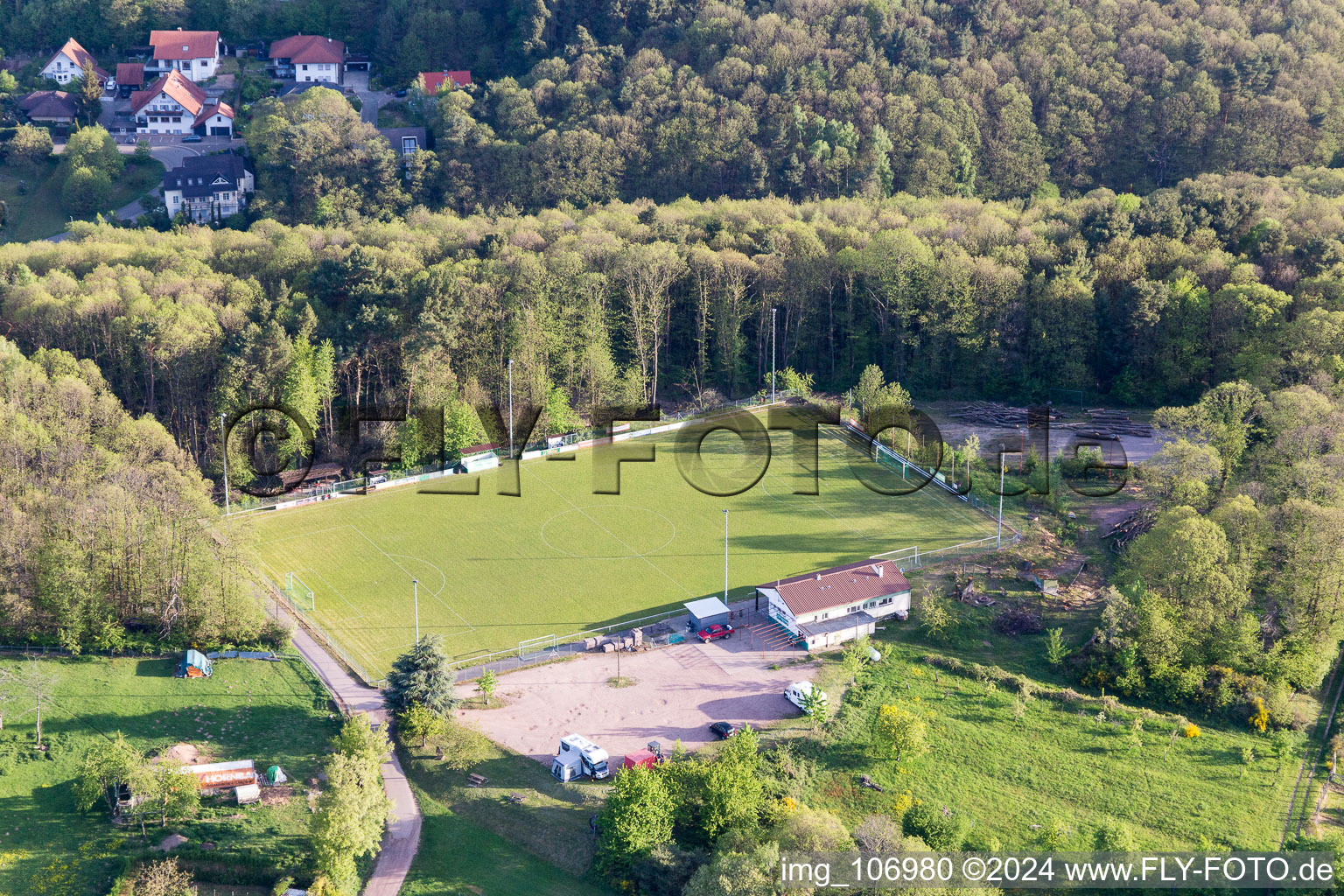 Dörrenbach dans le département Rhénanie-Palatinat, Allemagne depuis l'avion