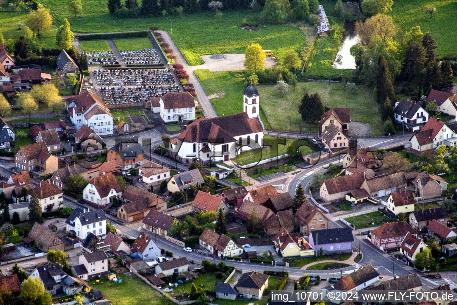 Mertzwiller dans le département Bas Rhin, France depuis l'avion