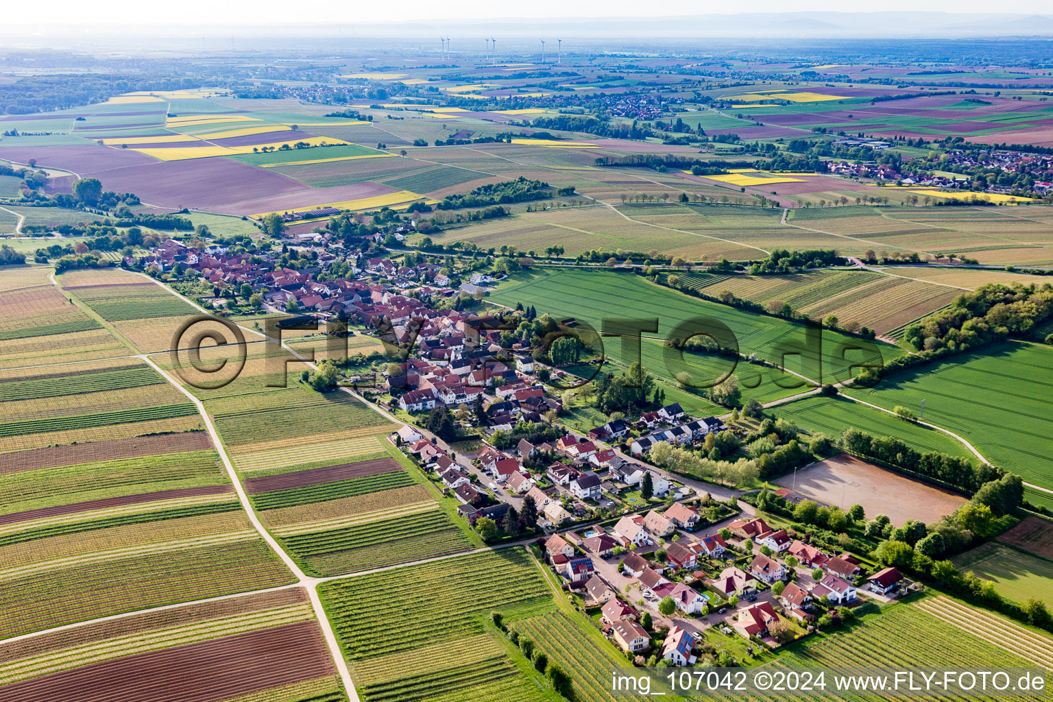 Niederhorbach dans le département Rhénanie-Palatinat, Allemagne d'un drone