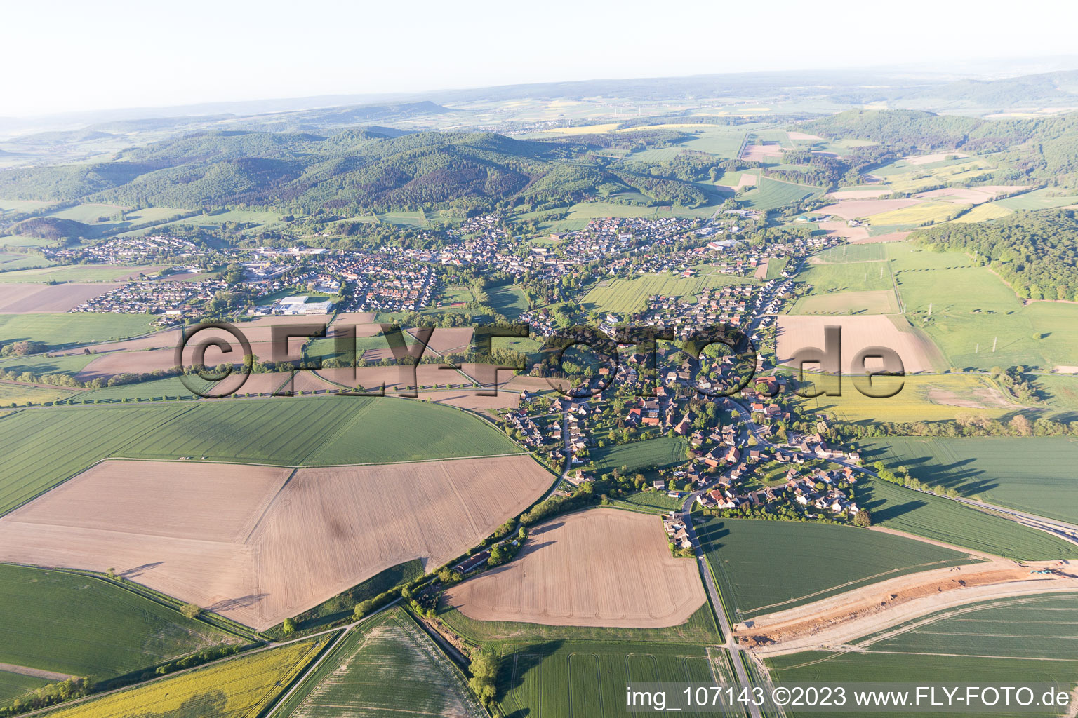 Vue aérienne de Eschershausen dans le département Basse-Saxe, Allemagne