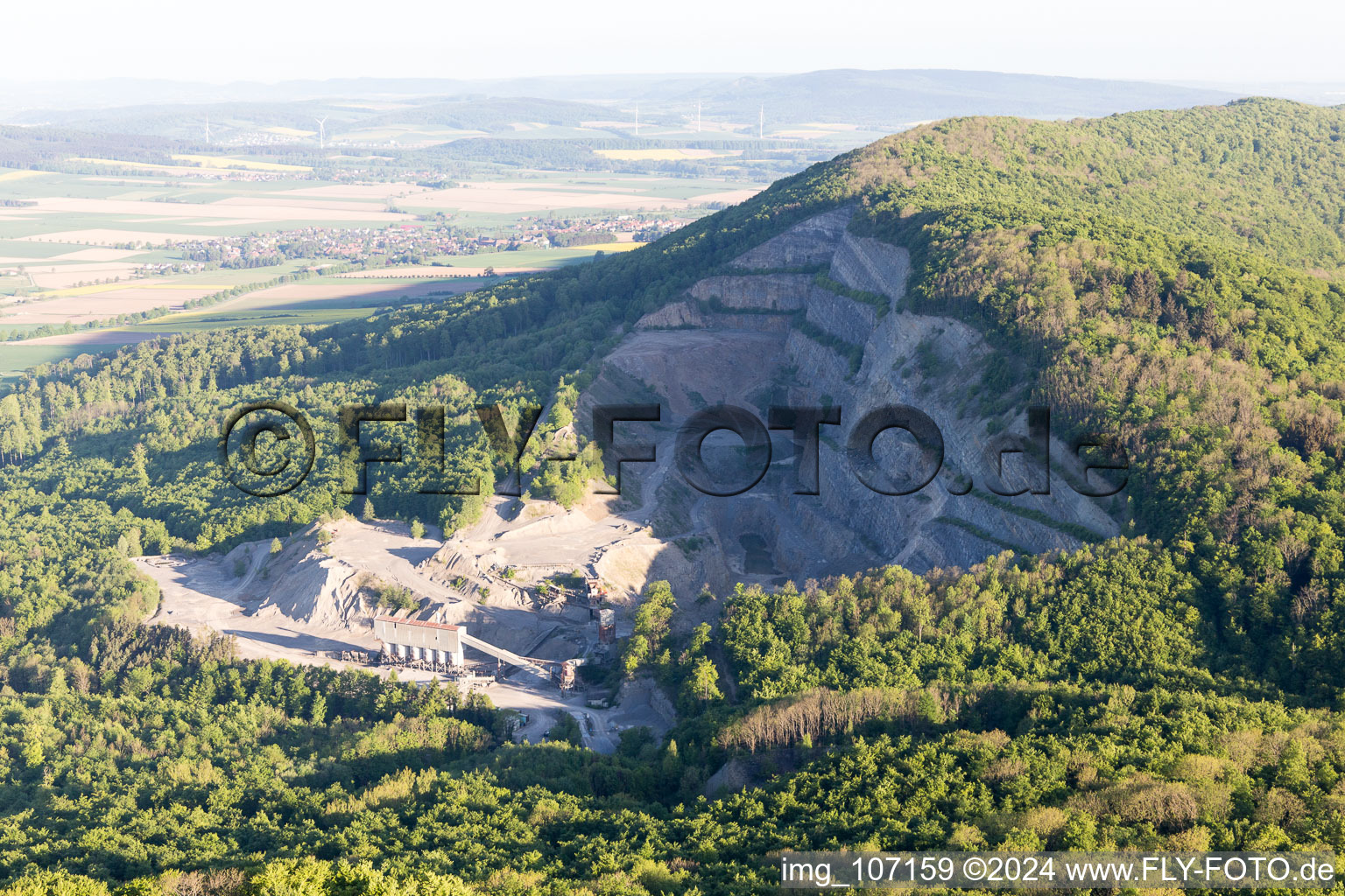 Vue aérienne de Carrière à Salzemmendorf dans le département Basse-Saxe, Allemagne