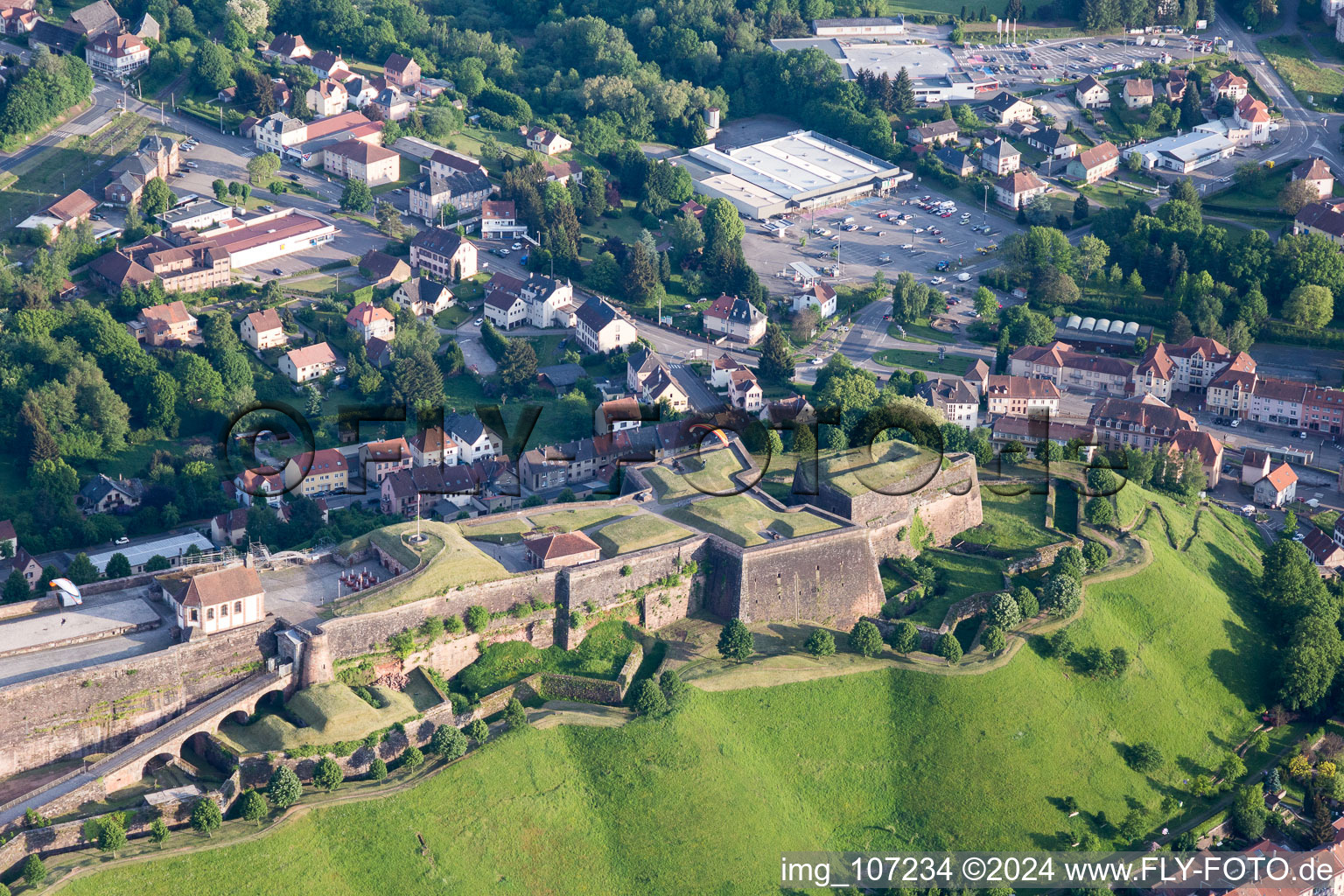 Citadelle de Bitche à Bitche dans le département Moselle, France d'en haut