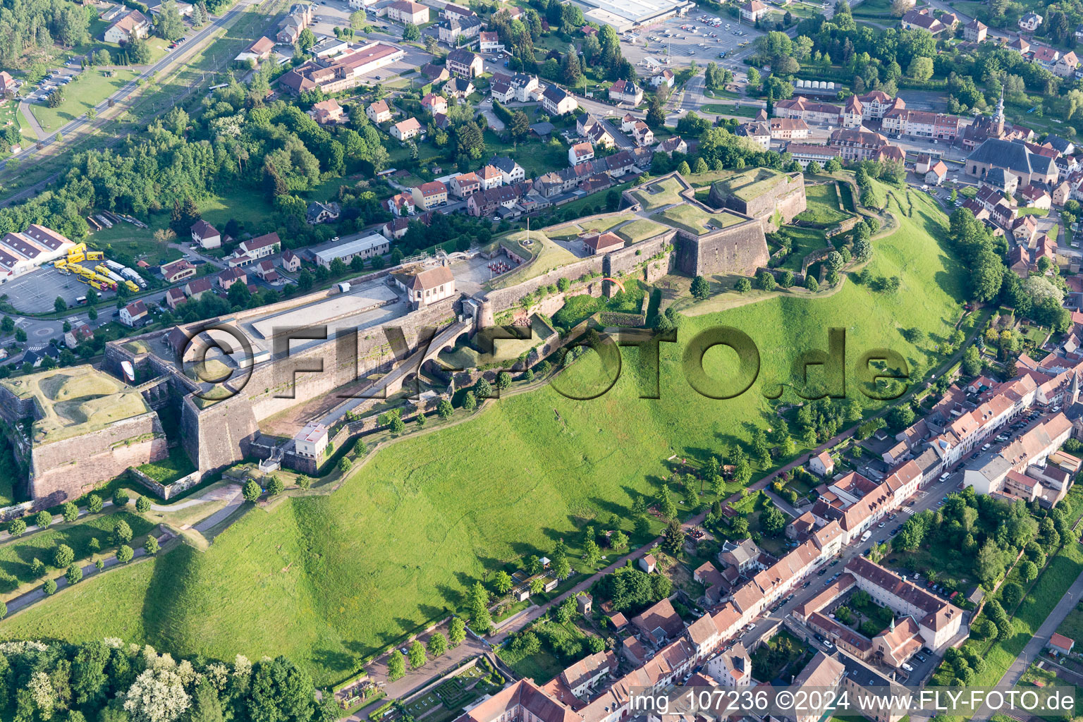 Citadelle de Bitche à Bitche dans le département Moselle, France depuis l'avion