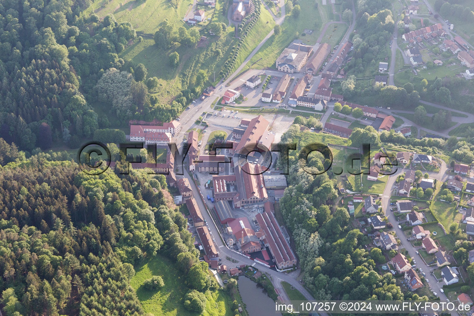 Vue aérienne de Saint-Louis-lès-Bitche dans le département Moselle, France