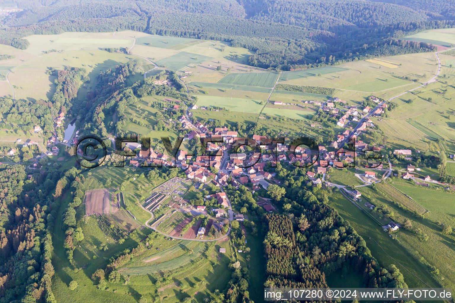 Vue aérienne de Volksberg dans le département Bas Rhin, France