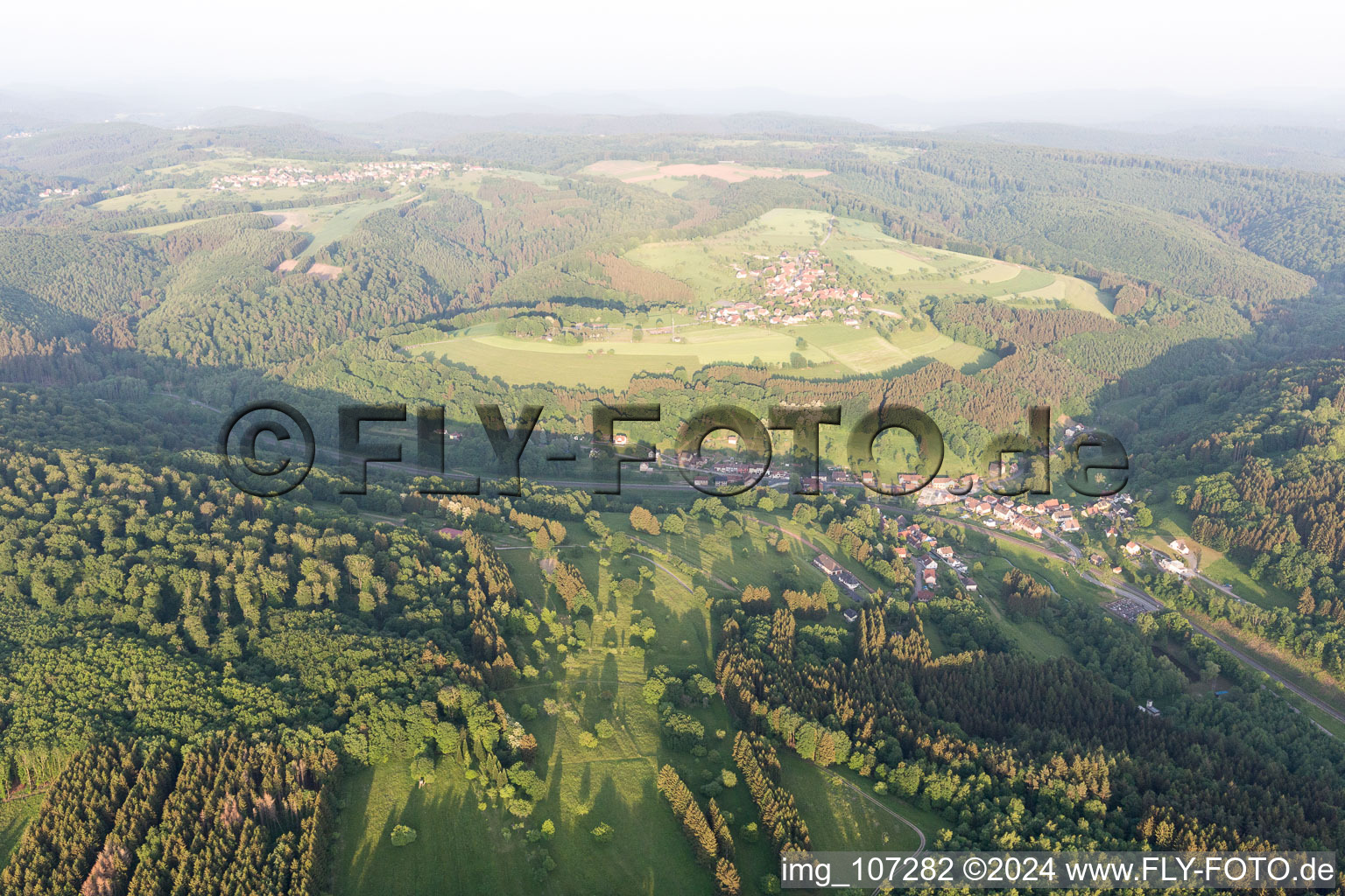 Vue aérienne de Hinsbourg dans le département Bas Rhin, France