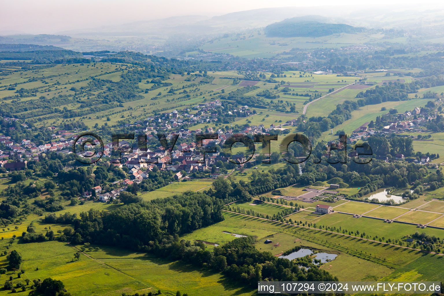 Vue aérienne de Parc culturel européen Bliesbruck-Reinheim à le quartier Reinheim in Gersheim dans le département Sarre, Allemagne