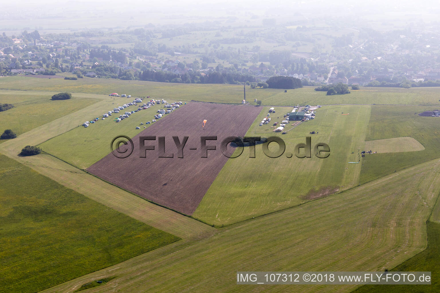 Vue aérienne de Rohrbach-les-Bitche, aérodrome à Rohrbach-lès-Bitche dans le département Moselle, France