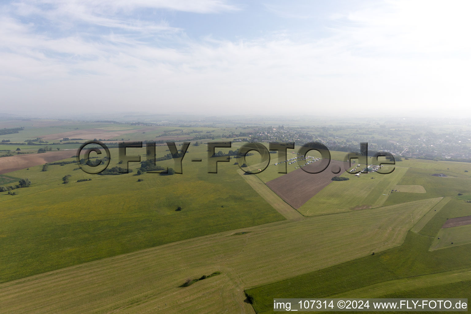 Vue aérienne de Rohrbach-les-Bitche, aérodrome à Rohrbach-lès-Bitche dans le département Moselle, France