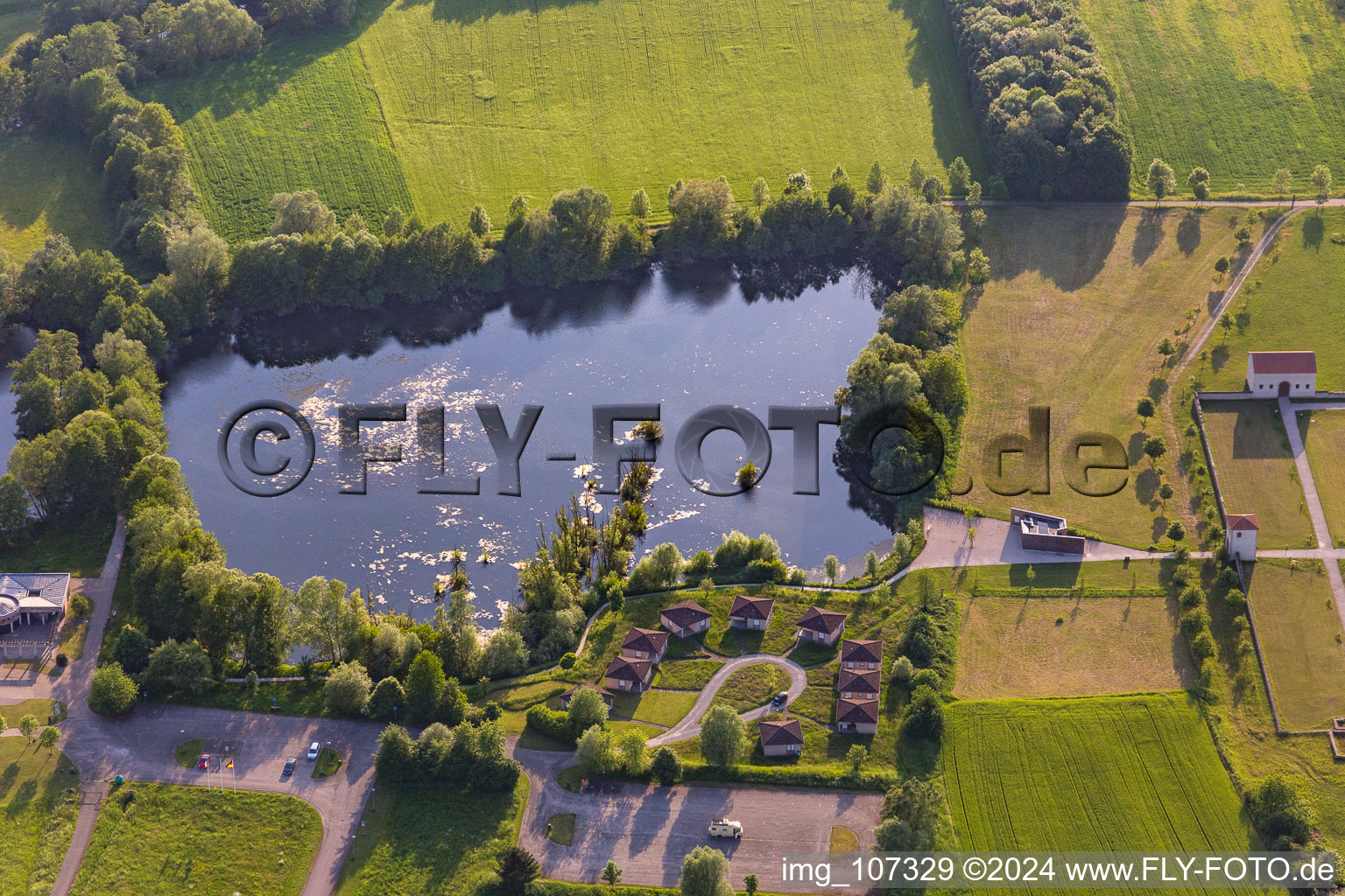 Vue aérienne de Vestiges Romains / Fouilles romaines à le quartier Reinheim in Gersheim dans le département Sarre, Allemagne