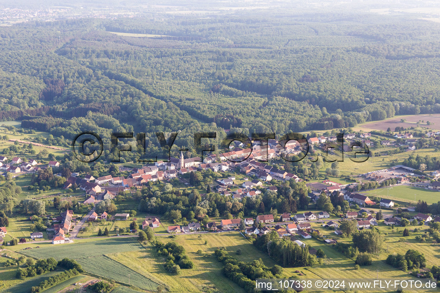 Vue aérienne de Siltzheim dans le département Bas Rhin, France