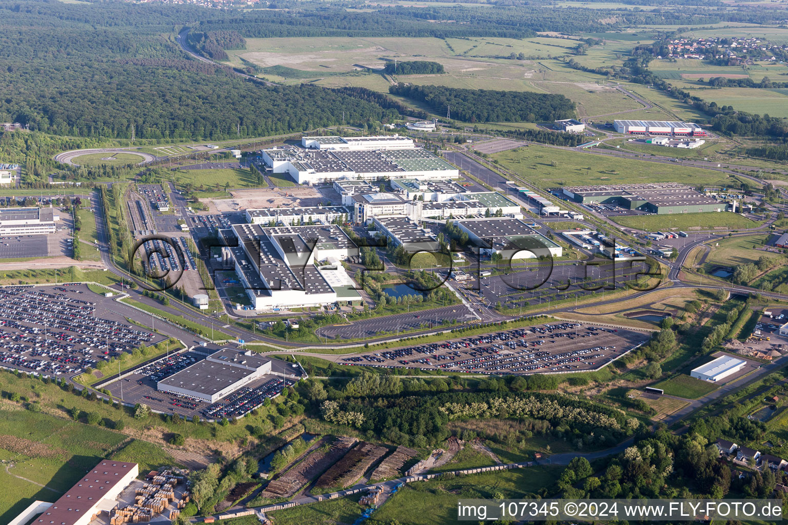 Vue aérienne de Industrie à Woustviller dans le département Moselle, France