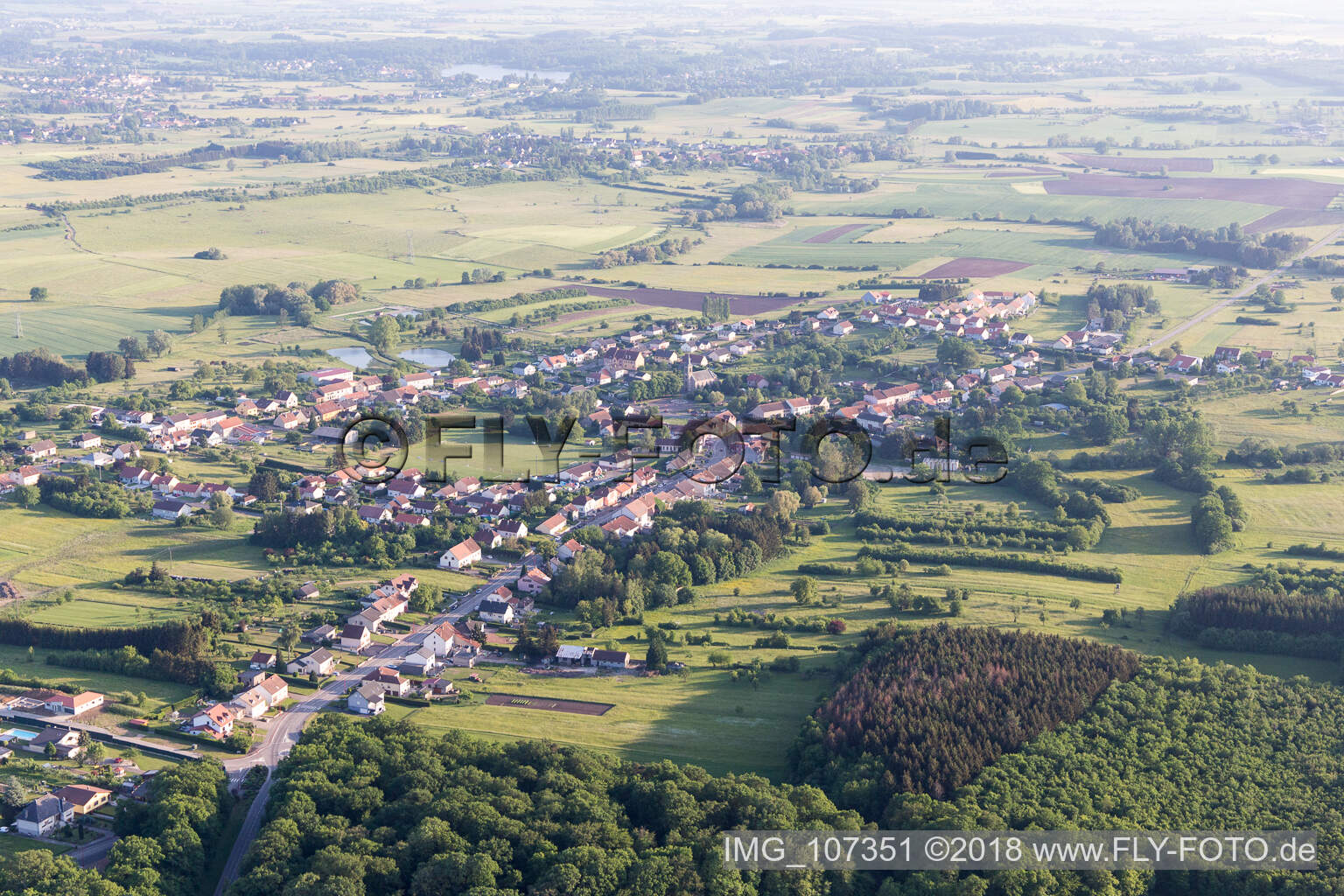 Vue aérienne de Grundviller dans le département Moselle, France