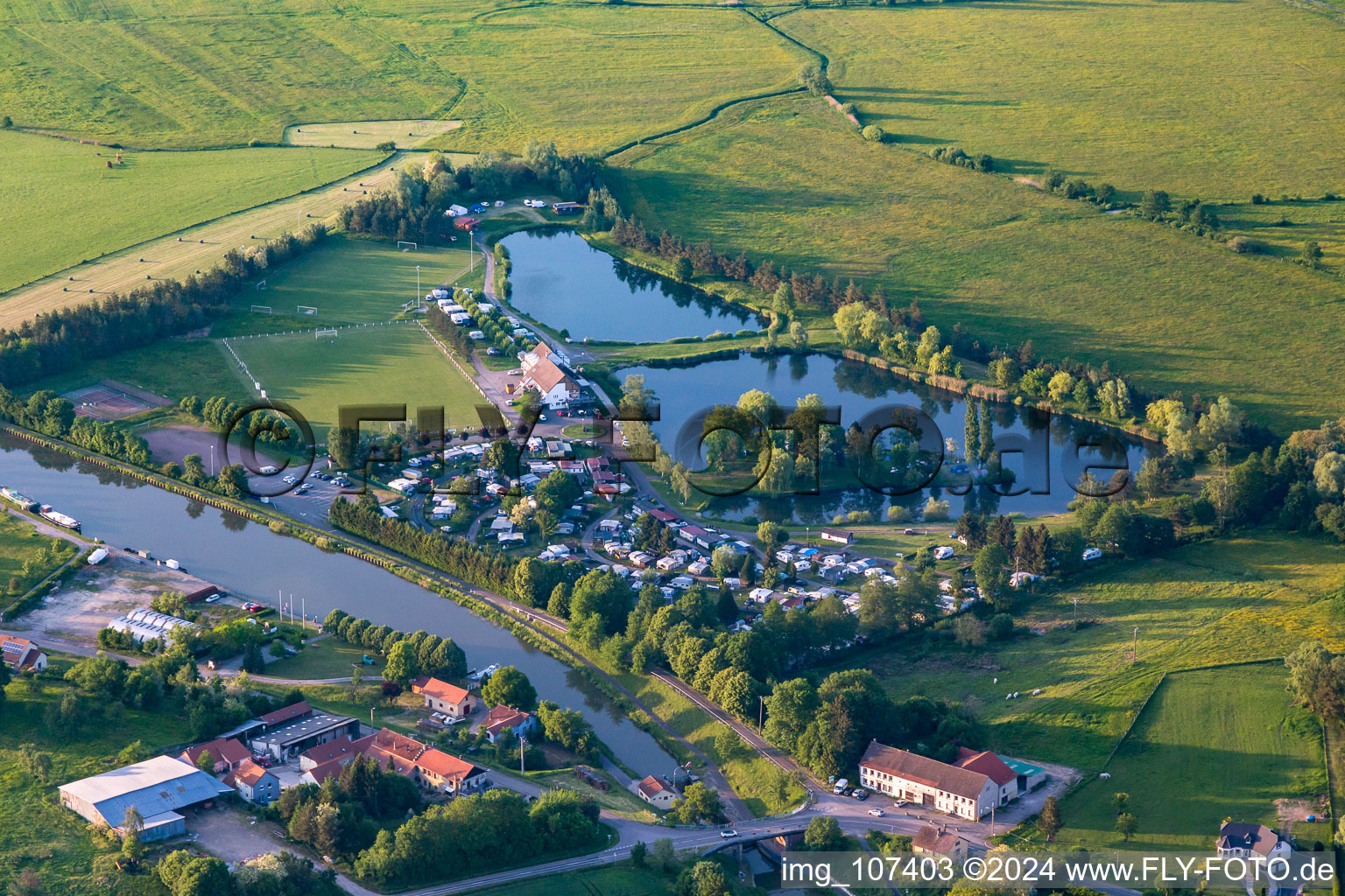 Vue aérienne de Camping Coeur d'Alsace à Harskirchen dans le département Bas Rhin, France