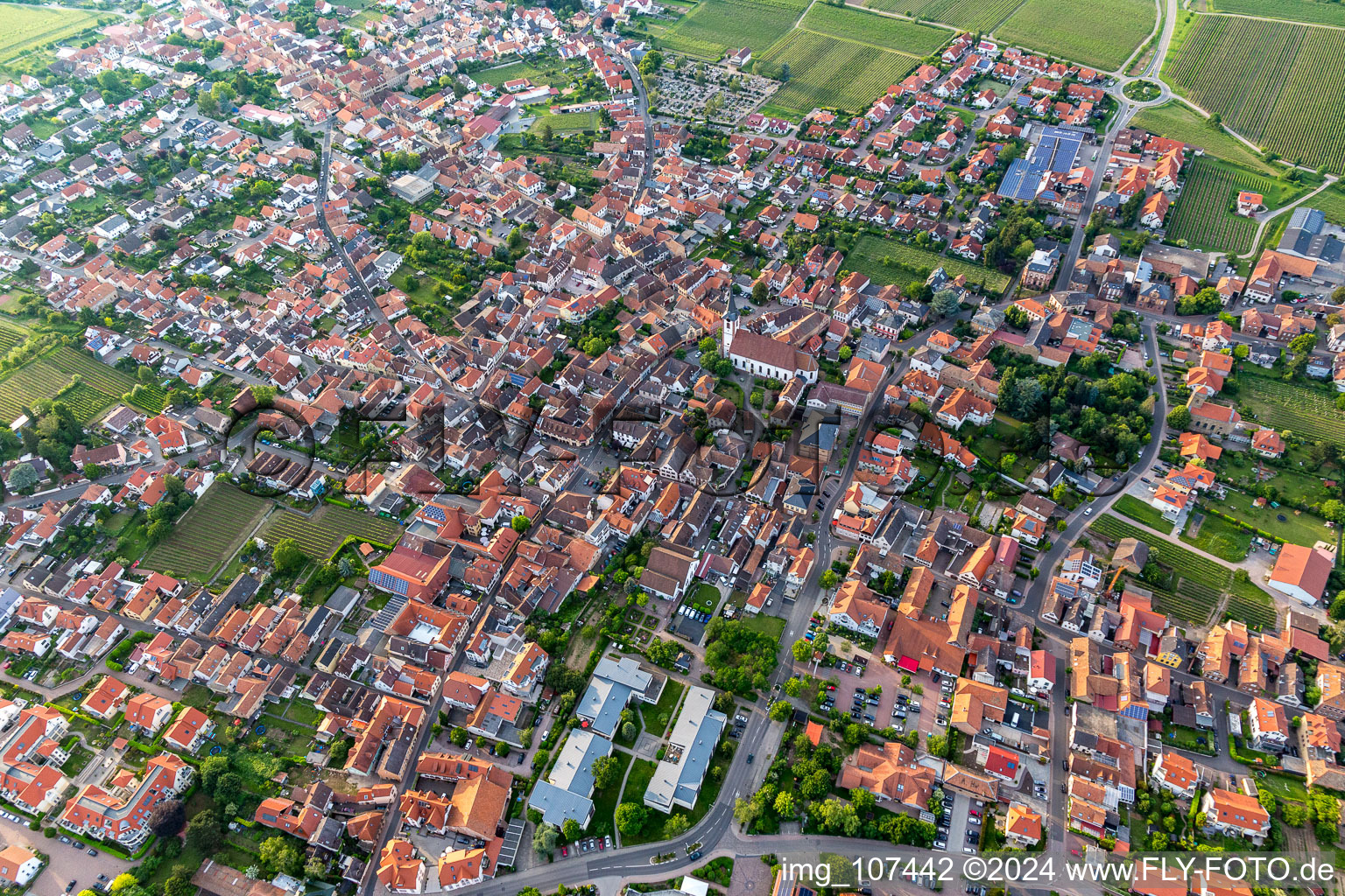 Image drone de Maikammer dans le département Rhénanie-Palatinat, Allemagne