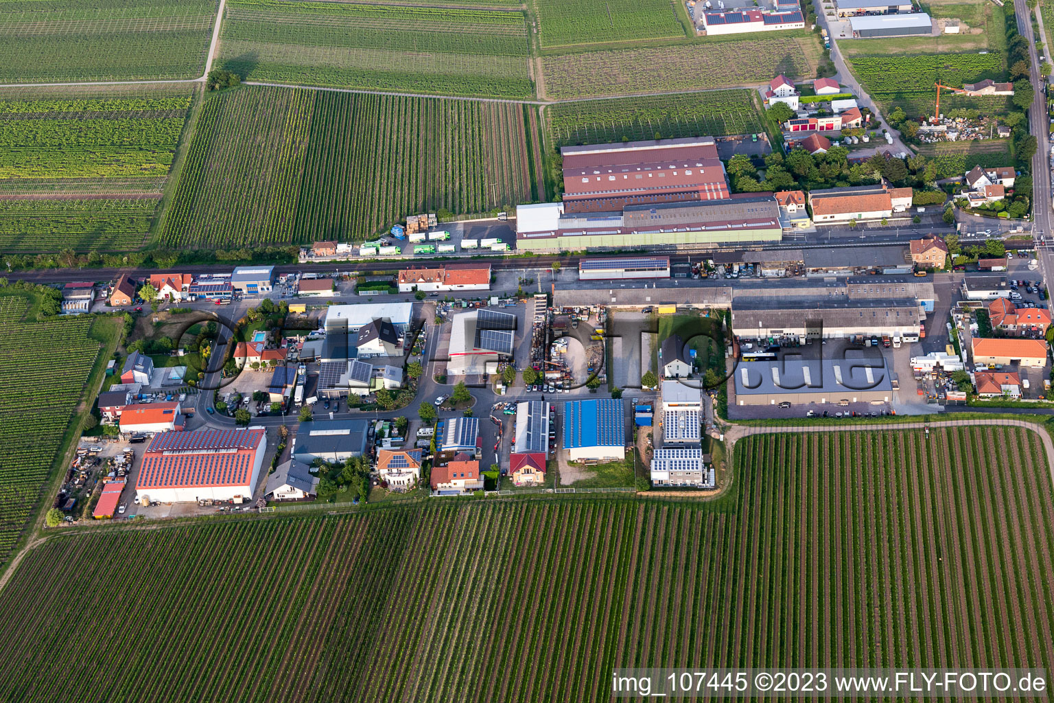 Photographie aérienne de Maikammer dans le département Rhénanie-Palatinat, Allemagne