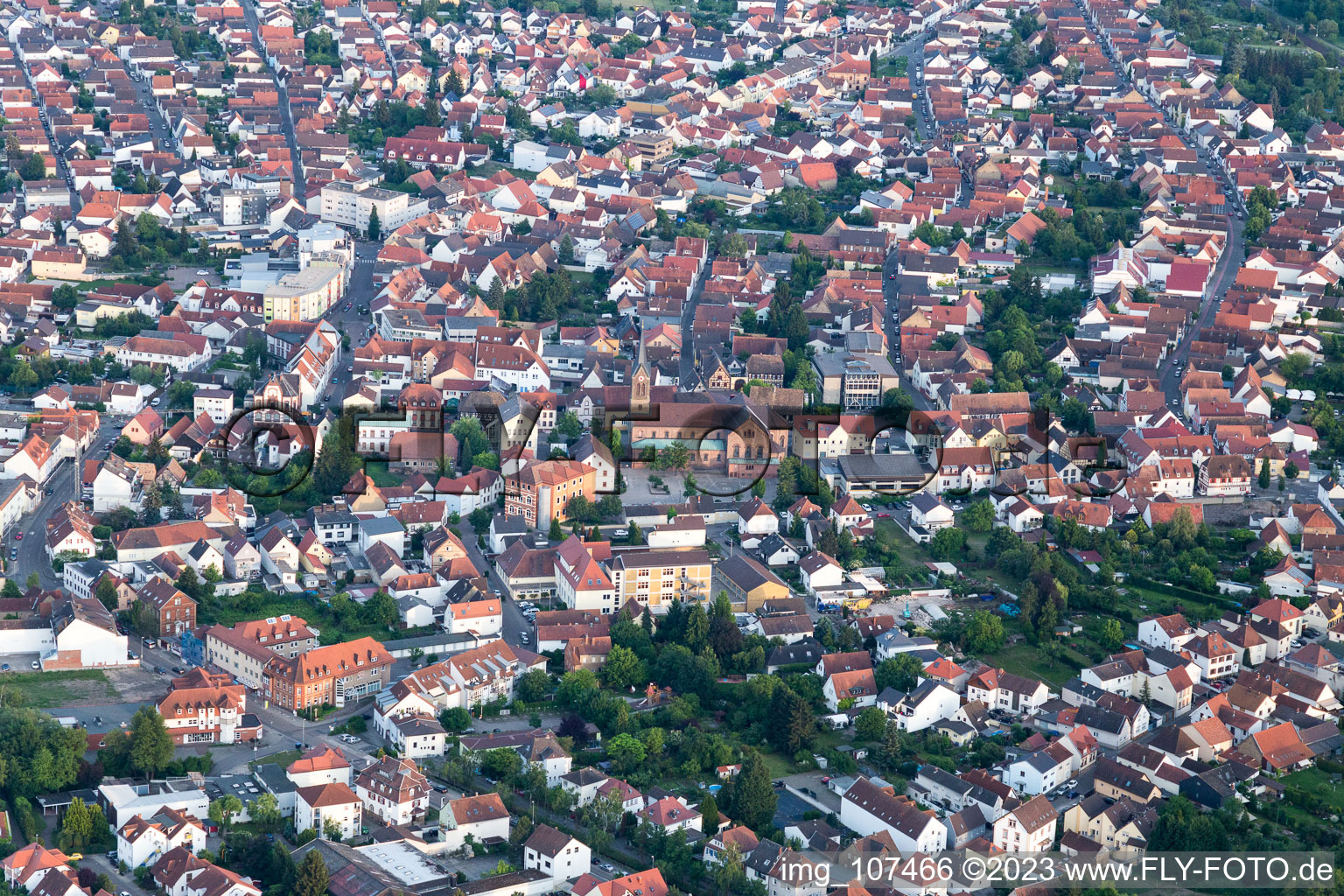 Photographie aérienne de Schifferstadt dans le département Rhénanie-Palatinat, Allemagne