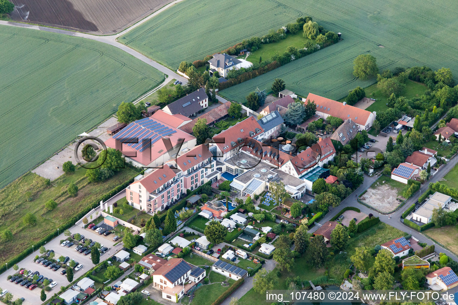 Vue aérienne de Lindner Hotel & Spa Binshof à Speyer dans le département Rhénanie-Palatinat, Allemagne