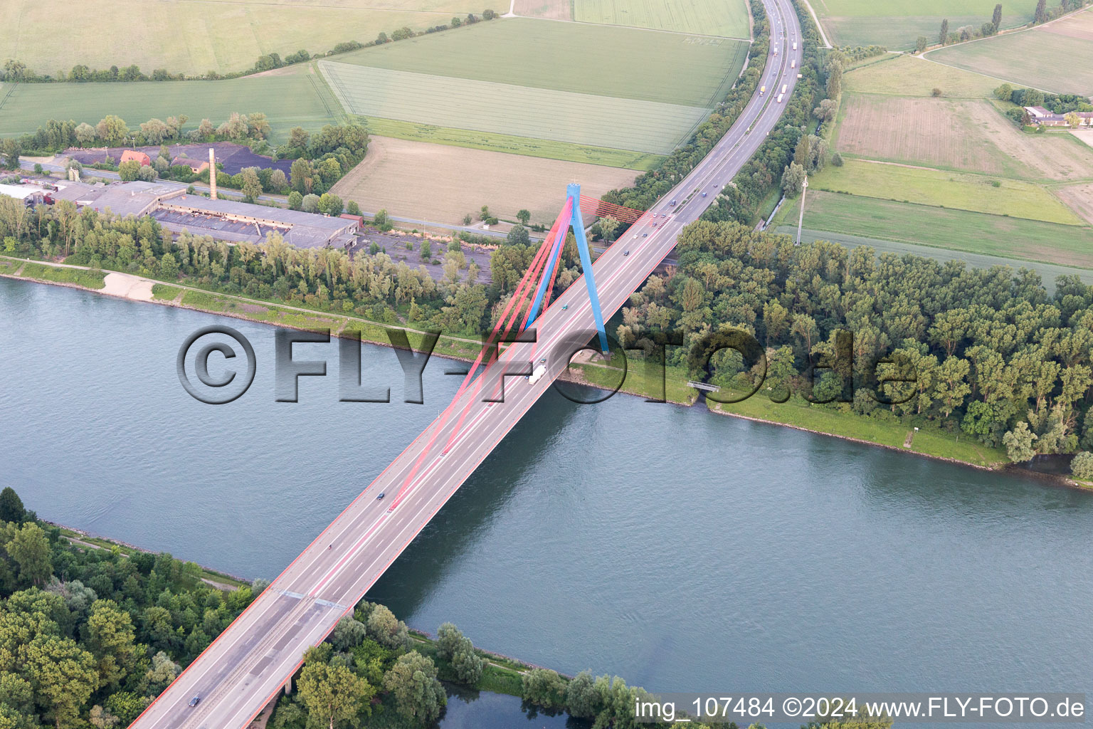 Vue aérienne de Pont sur le Rhin A61 à Speyer dans le département Rhénanie-Palatinat, Allemagne