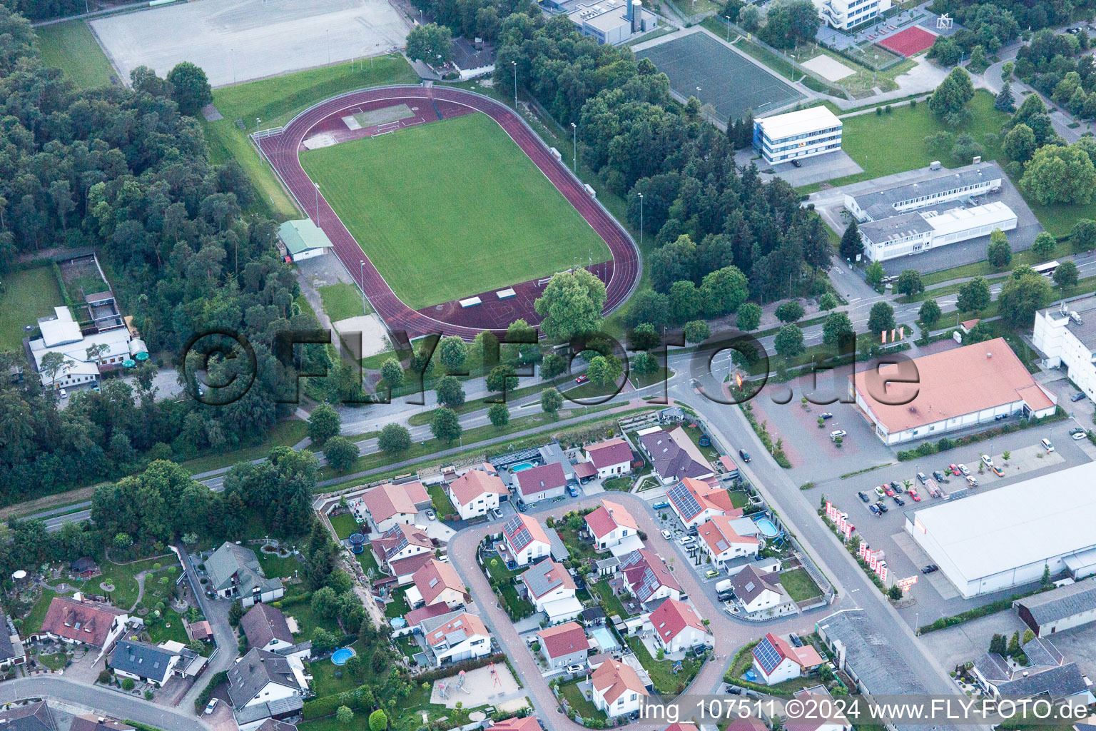 Rülzheim dans le département Rhénanie-Palatinat, Allemagne hors des airs