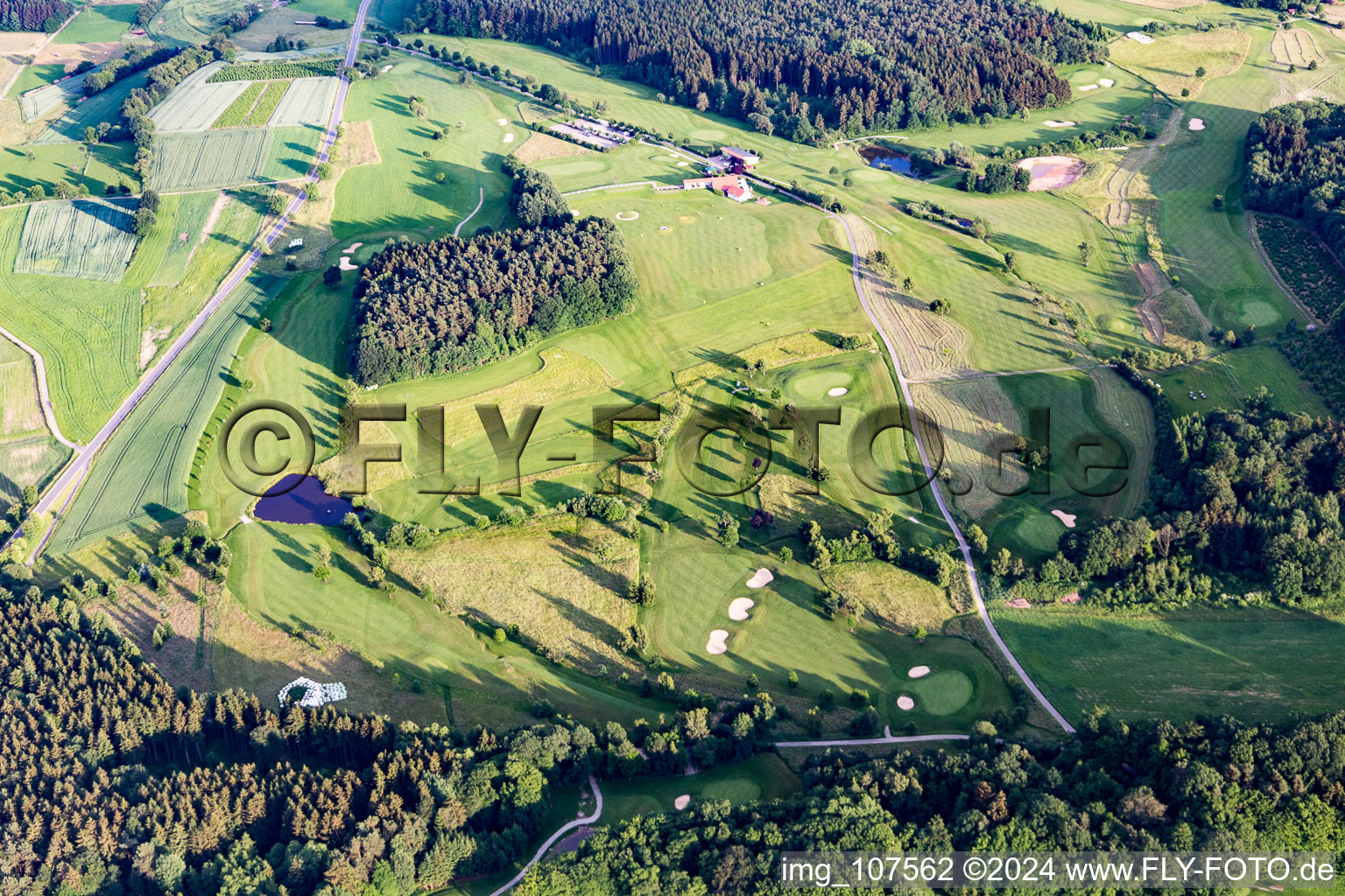 Vue aérienne de Club de golf Mudau eV à le quartier Untermudau in Mudau dans le département Bade-Wurtemberg, Allemagne