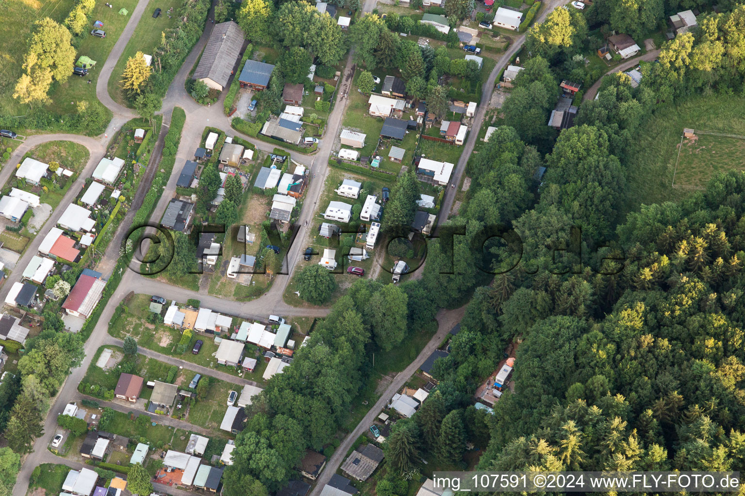 Vue oblique de Camping Odenwald à Krumbach dans le département Bade-Wurtemberg, Allemagne