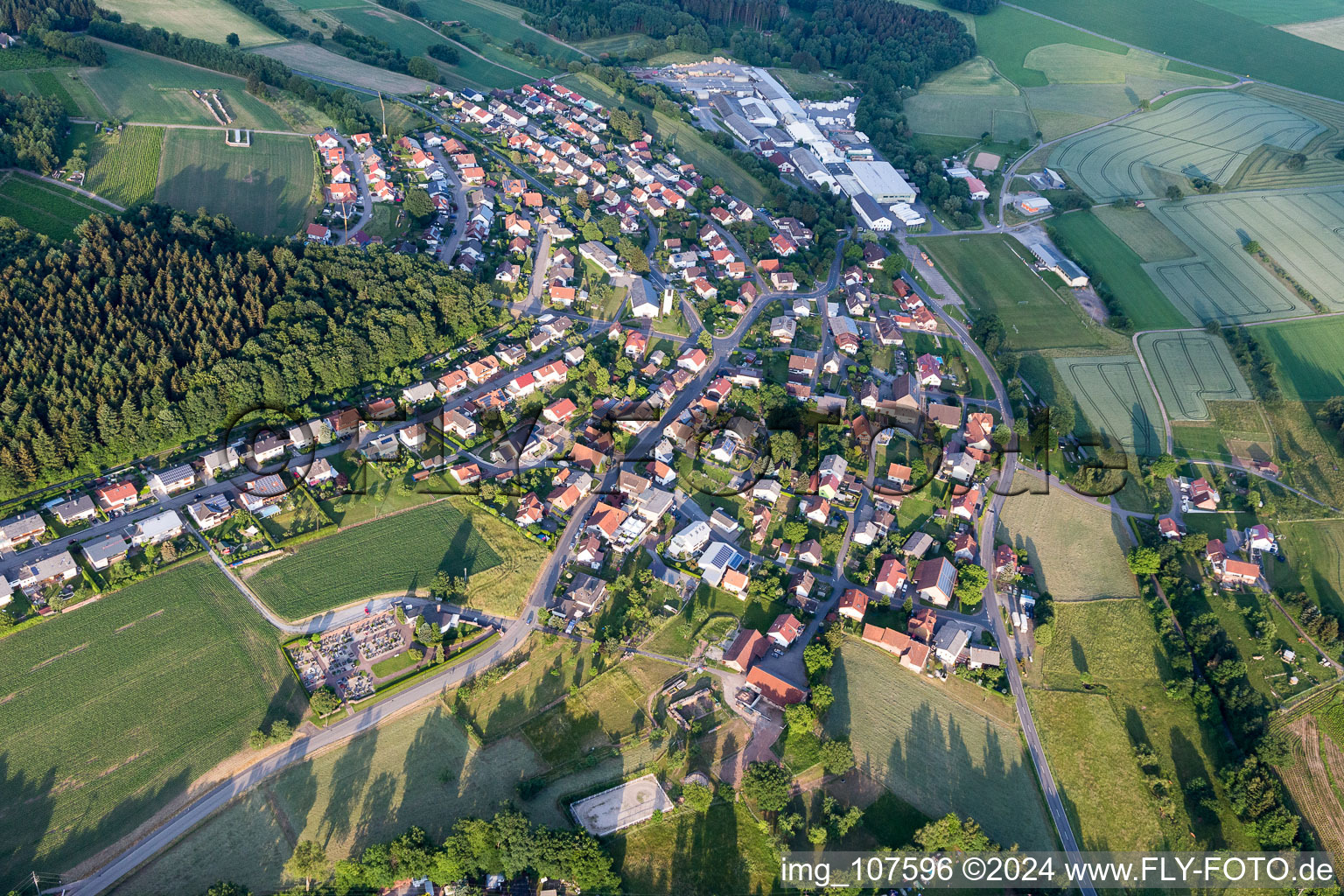 Vue aérienne de Du nord-ouest à le quartier Krumbach in Limbach dans le département Bade-Wurtemberg, Allemagne