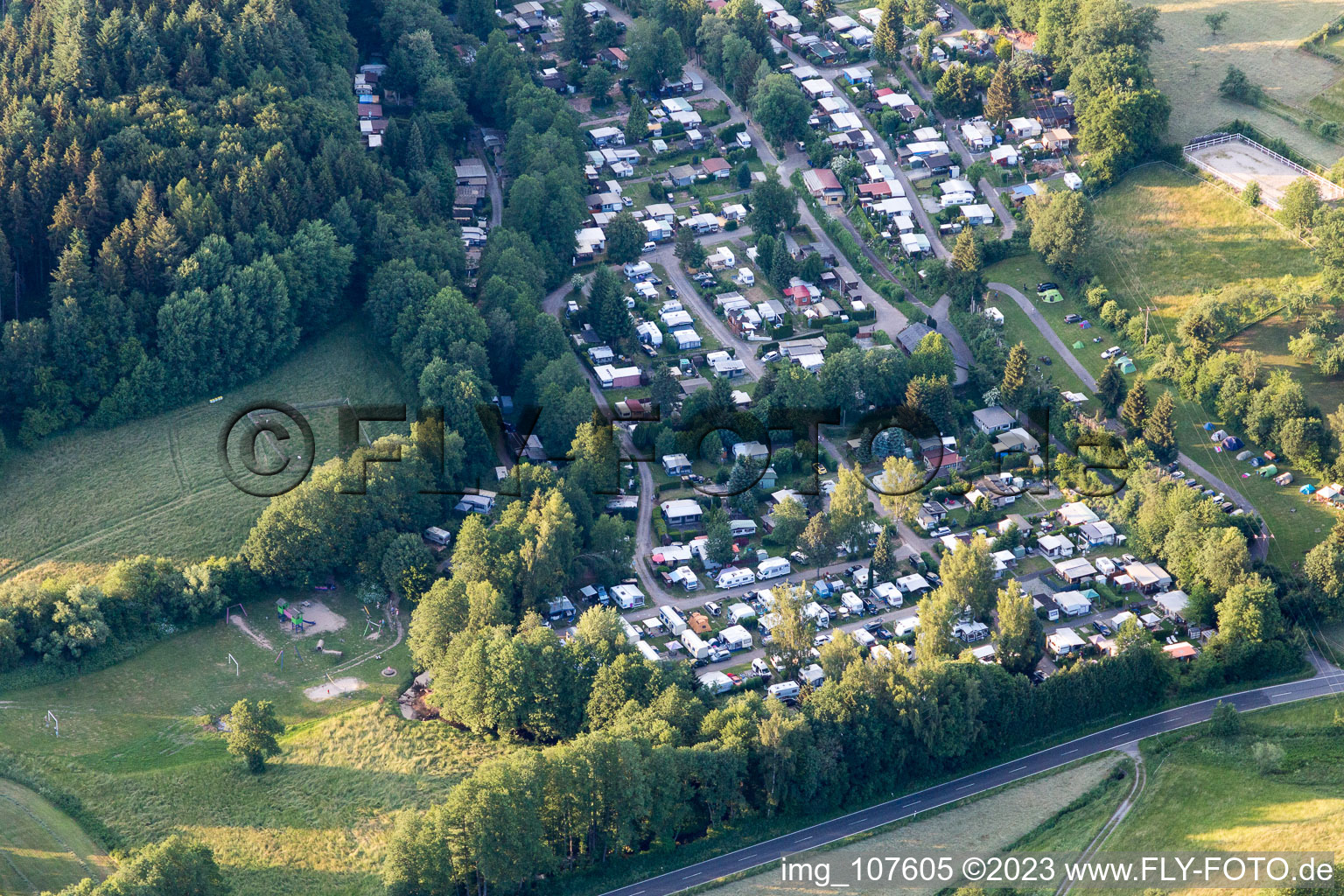 Camping Odenwald à Krumbach dans le département Bade-Wurtemberg, Allemagne hors des airs