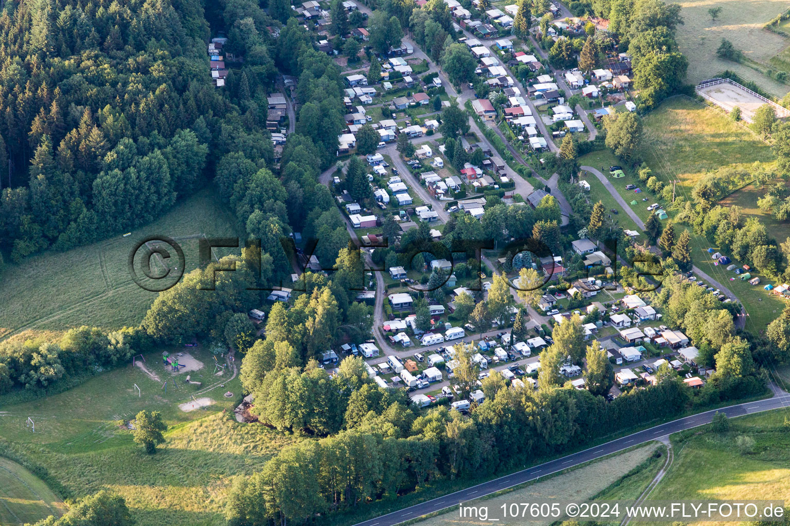 Camping Odenwald à Krumbach dans le département Bade-Wurtemberg, Allemagne hors des airs