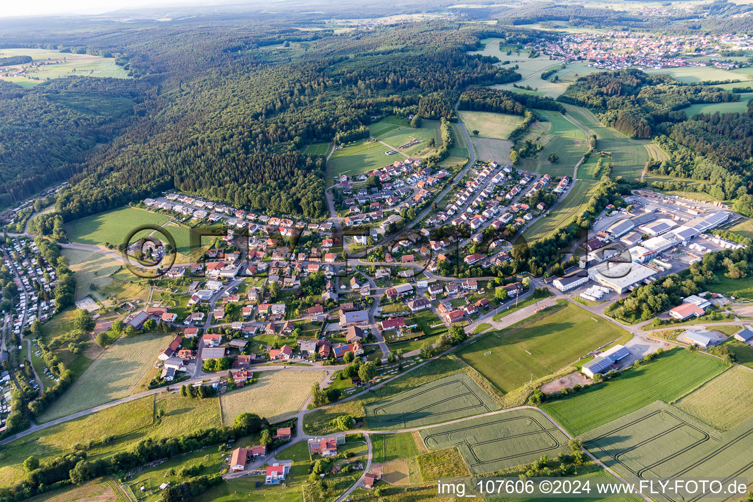 Vue aérienne de Du sud-ouest à le quartier Krumbach in Limbach dans le département Bade-Wurtemberg, Allemagne