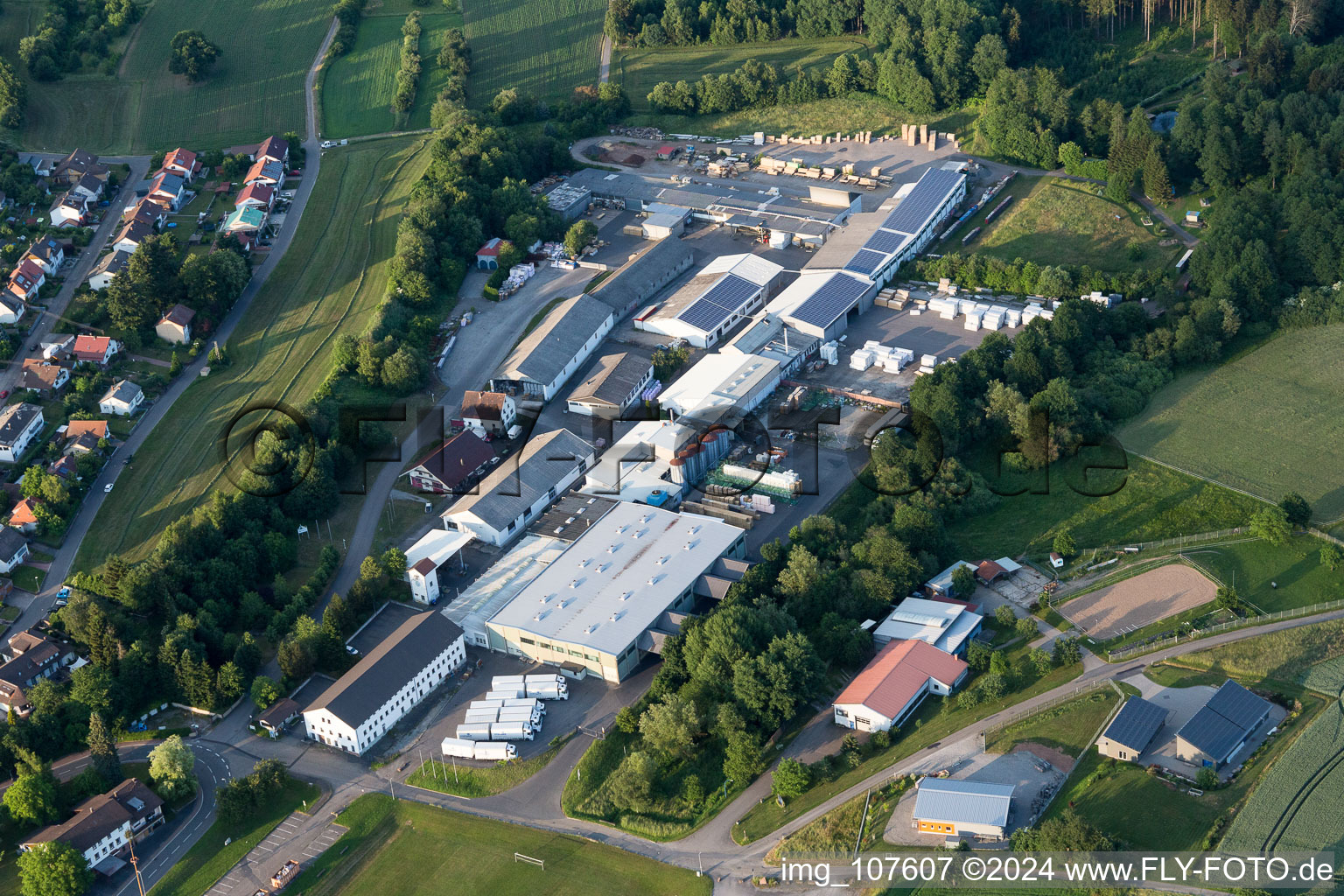 Vue aérienne de Storopack GmbH + Co. KG à le quartier Krumbach in Limbach dans le département Bade-Wurtemberg, Allemagne