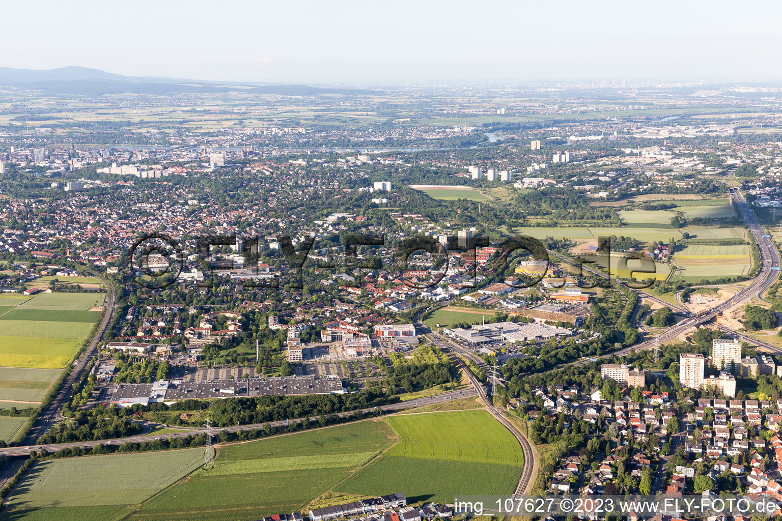 Vue aérienne de Quartier Bretzenheim in Mainz dans le département Rhénanie-Palatinat, Allemagne