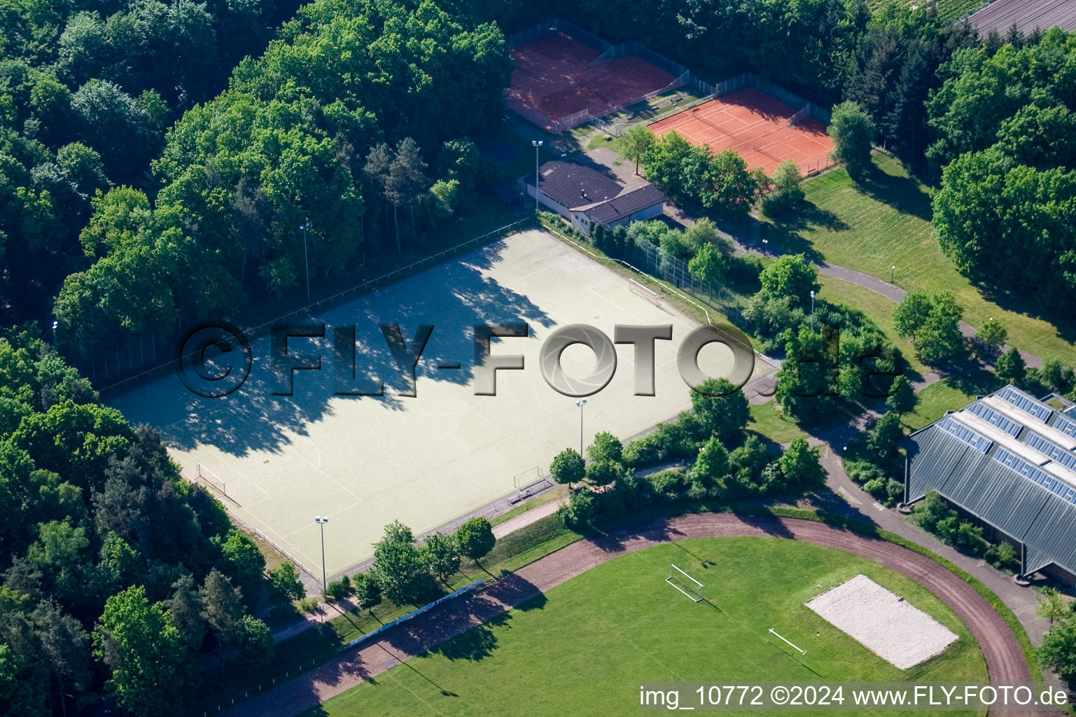 Vue oblique de Installations sportives TUS à le quartier Schaidt in Wörth am Rhein dans le département Rhénanie-Palatinat, Allemagne