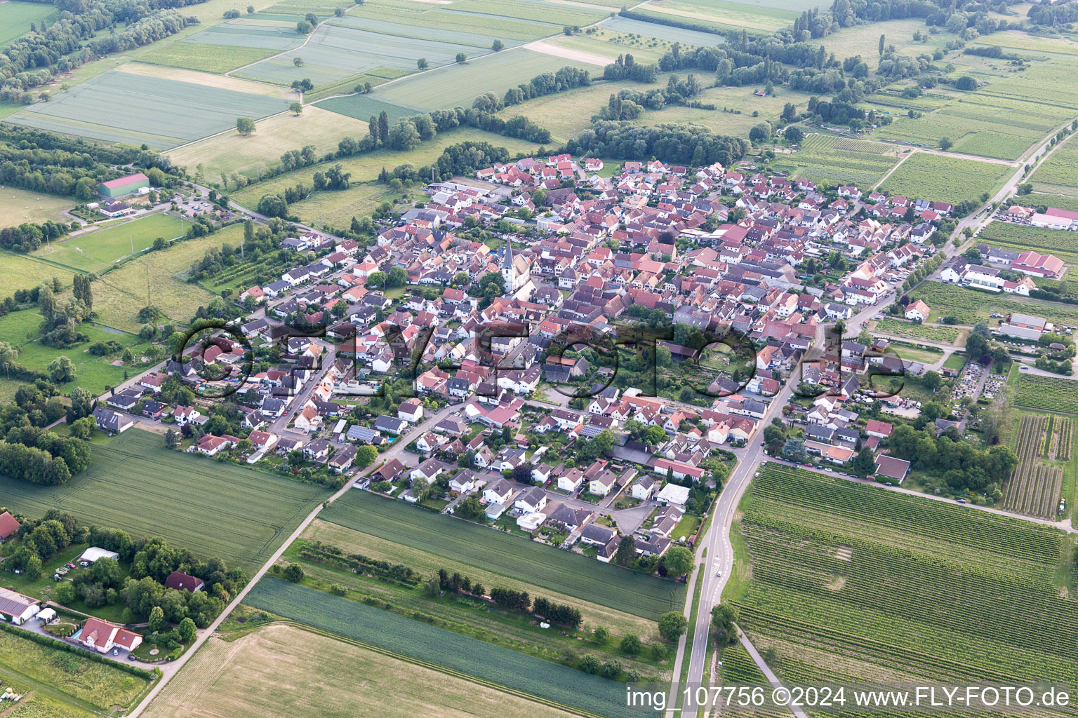 Vue aérienne de Venningen dans le département Rhénanie-Palatinat, Allemagne