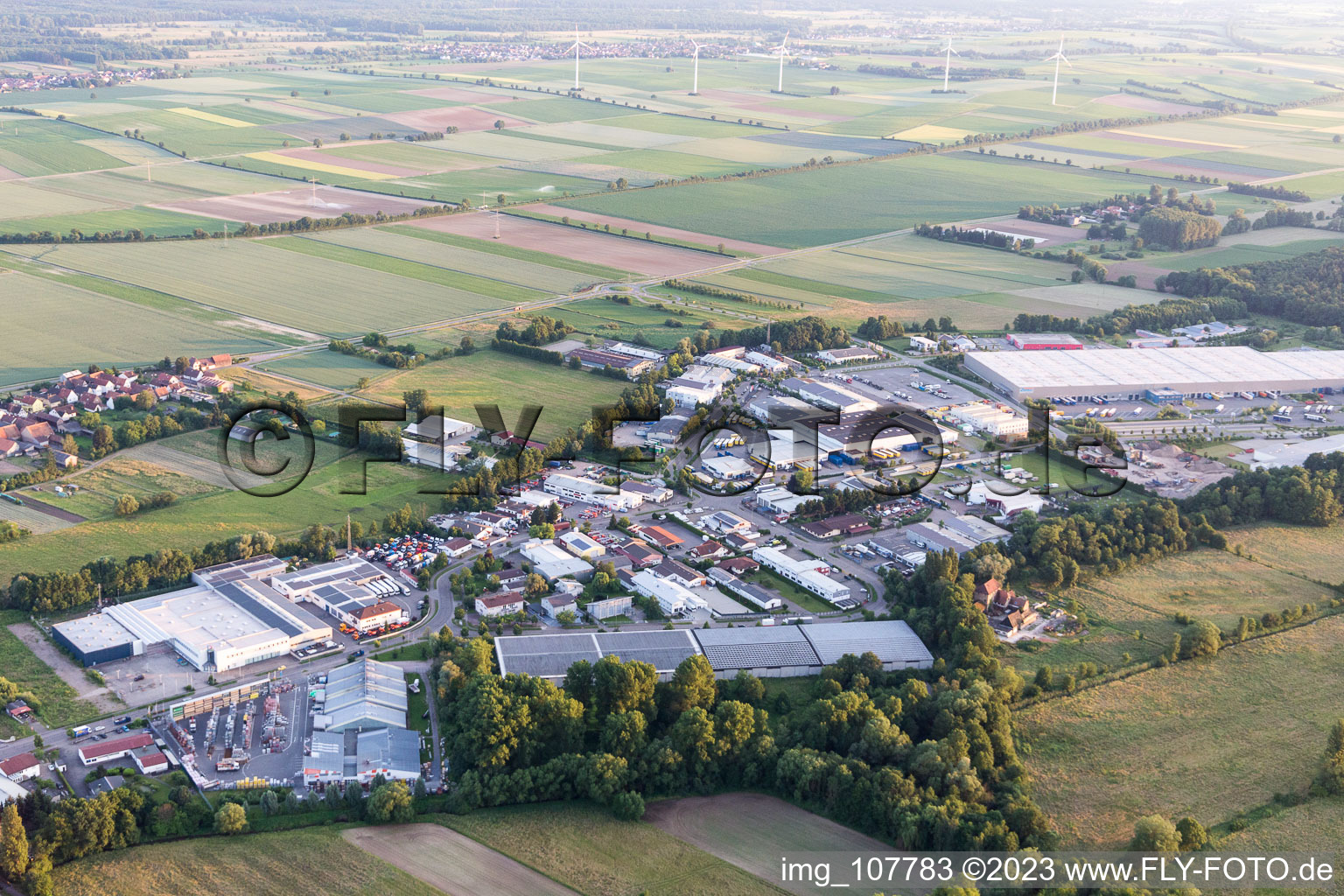 Zone industrielle de Horst à le quartier Minderslachen in Kandel dans le département Rhénanie-Palatinat, Allemagne vue du ciel